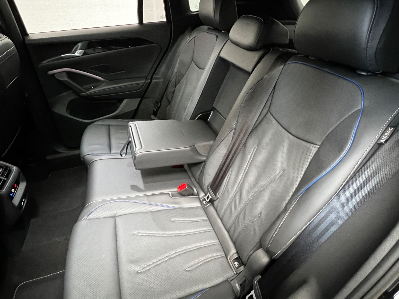 Volkswagen Tiguan 2.0 TDI DSG 4M. R-Line "Black Style"