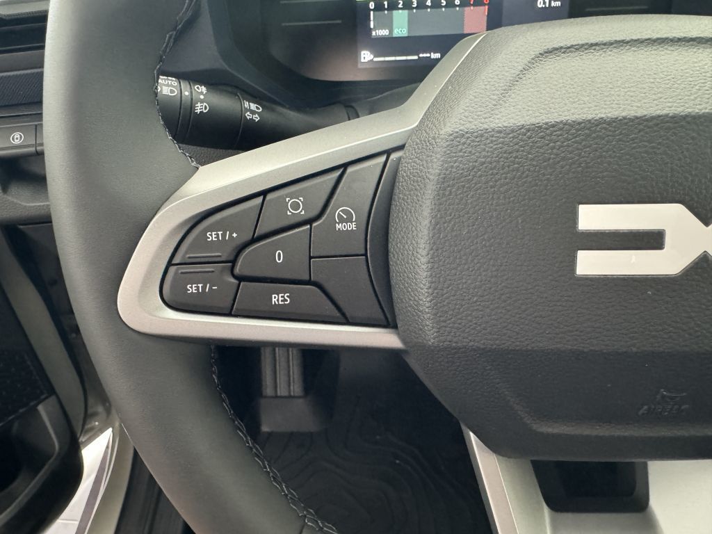 Dacia Duster Neuer Journey TCe130 - Samsaru's Car Outlet