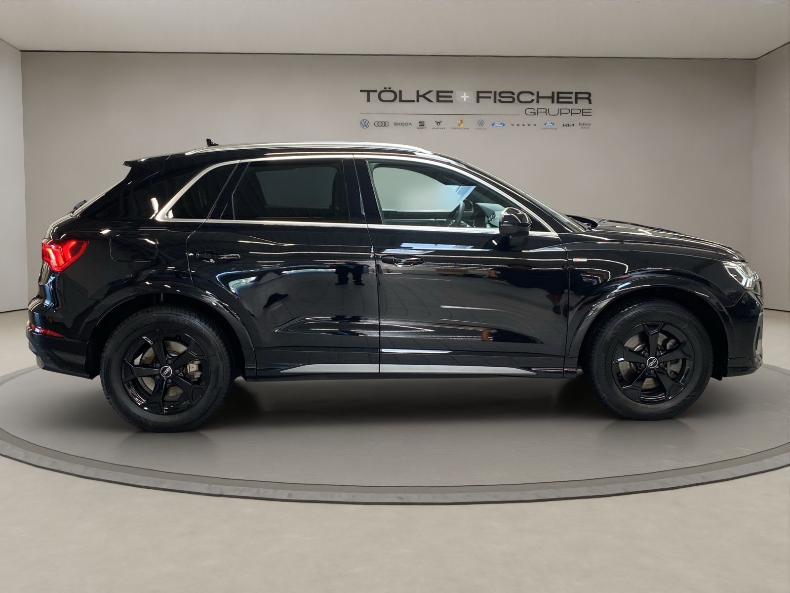 Audi Q3 40 2.0 TFSI quattro S-Line - Samsaru's Car Outlet