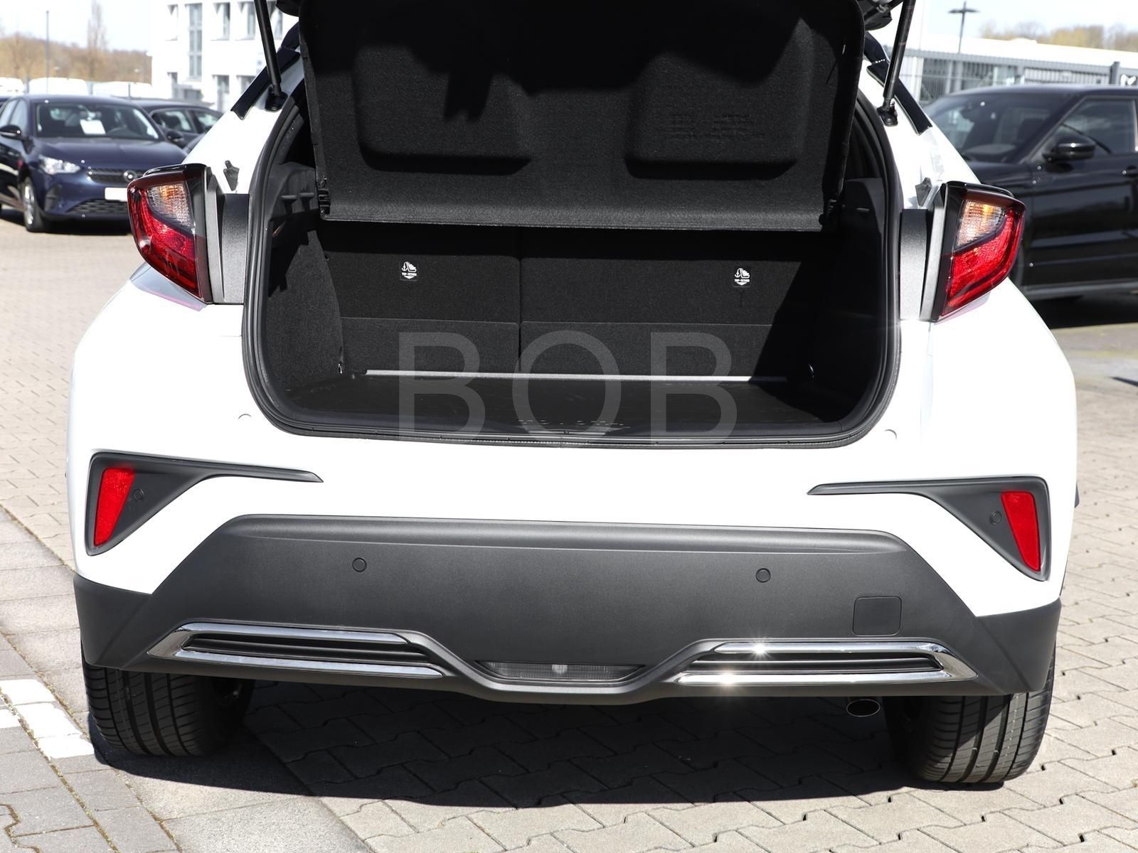 Toyota C-HR 2.0 Hybrid Team - Samsaru's Car Outlet