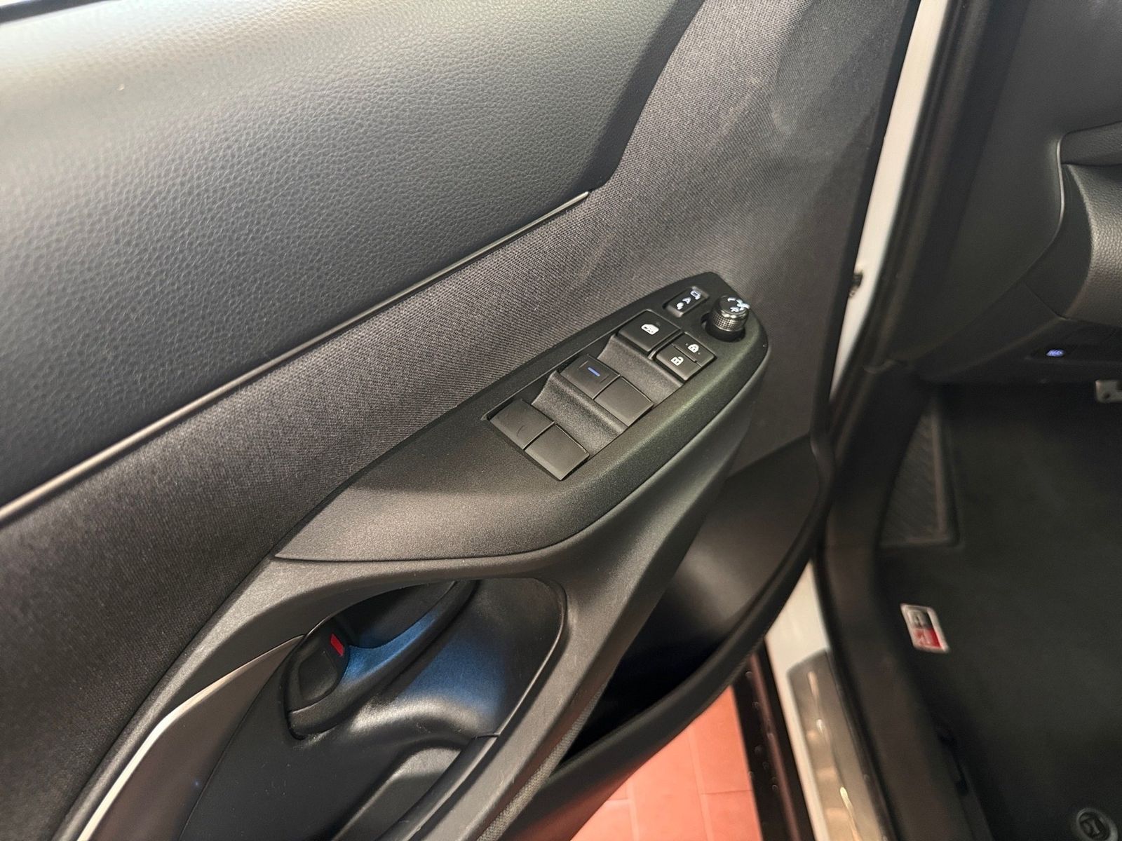 Toyota Yaris Cross 1.5 GR Sport HUD,KlimaA,LED,LM 18