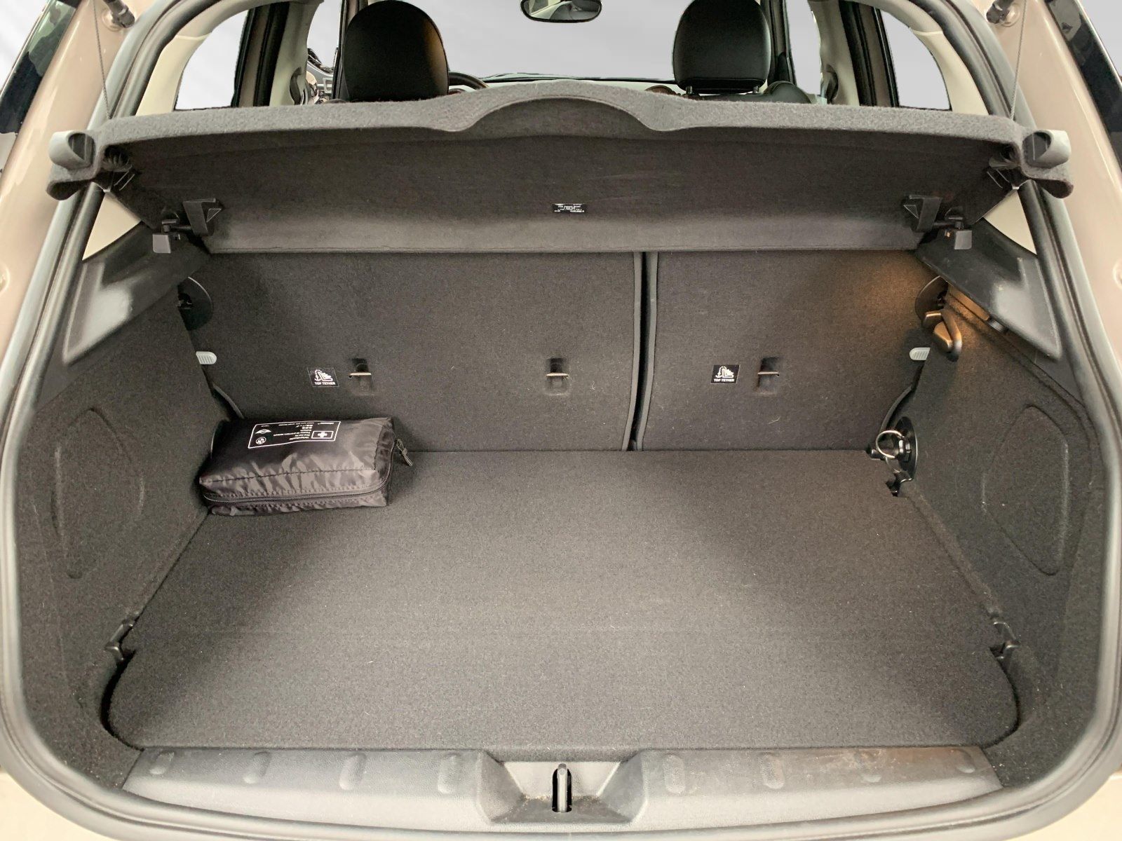 MINI Cooper 5-Türer Aut. - Samsaru's Car Outlet