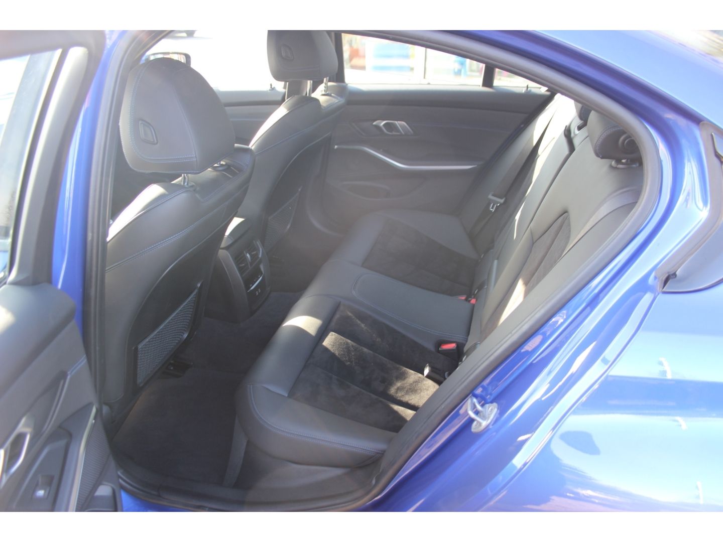 BMW 320 d xDrive M Sport - Samsaru's Car Outlet