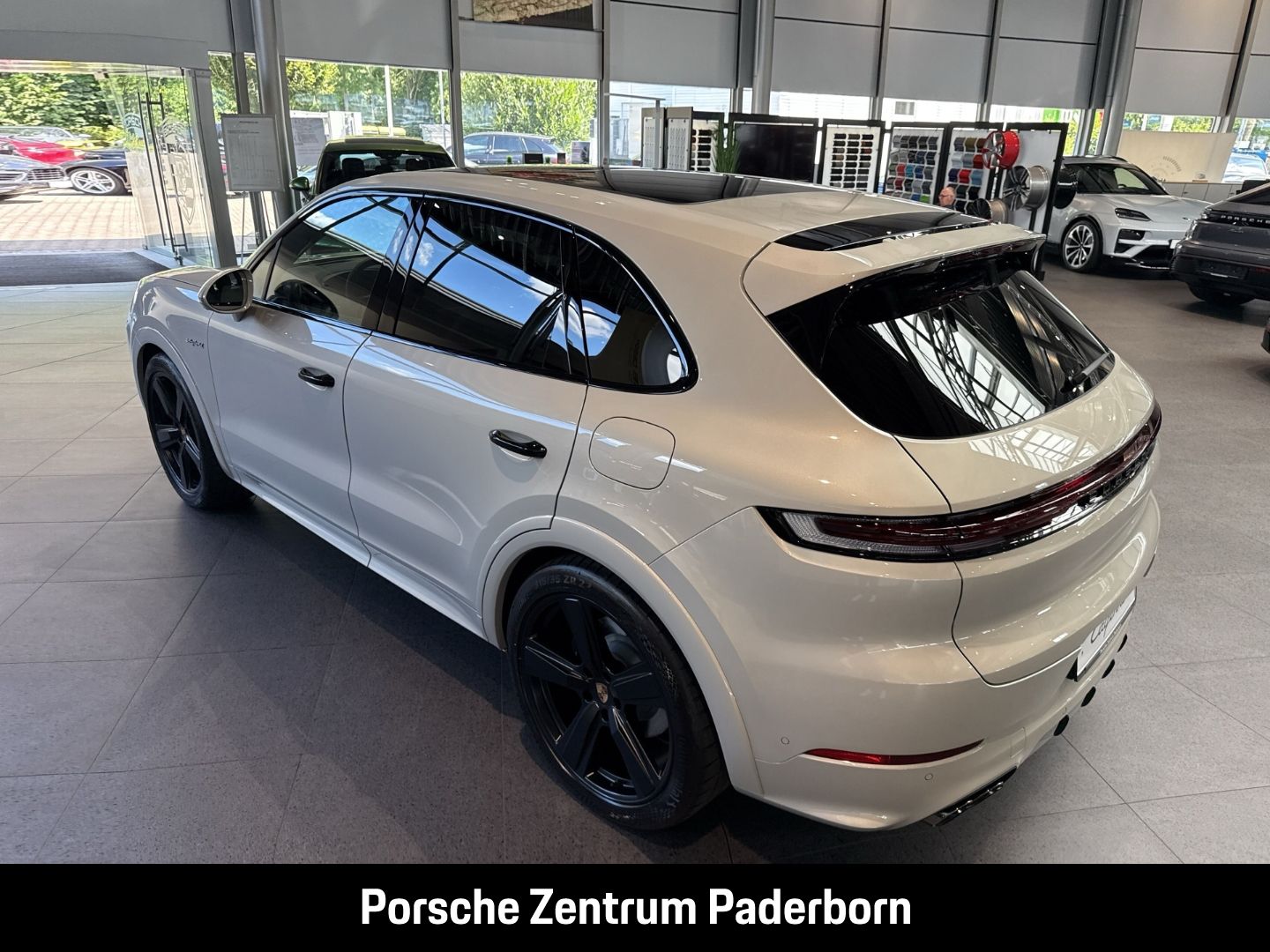 Porsche Cayenne E-Hybrid HA-Lenkung Nachtsicht InnoDrive