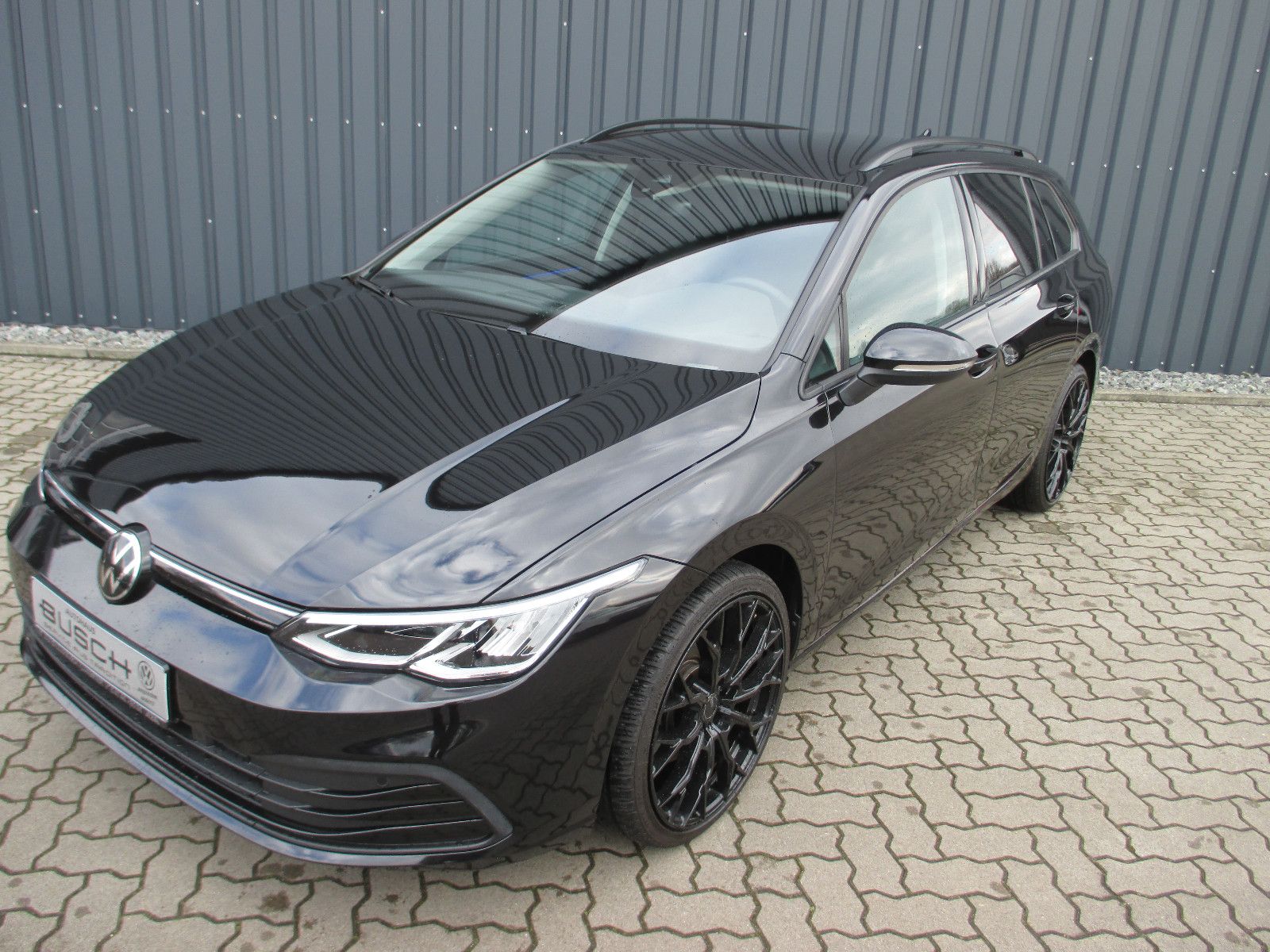 Volkswagen Golf VIII Variant 2.0 l TDI - Samsaru's Car Outlet
