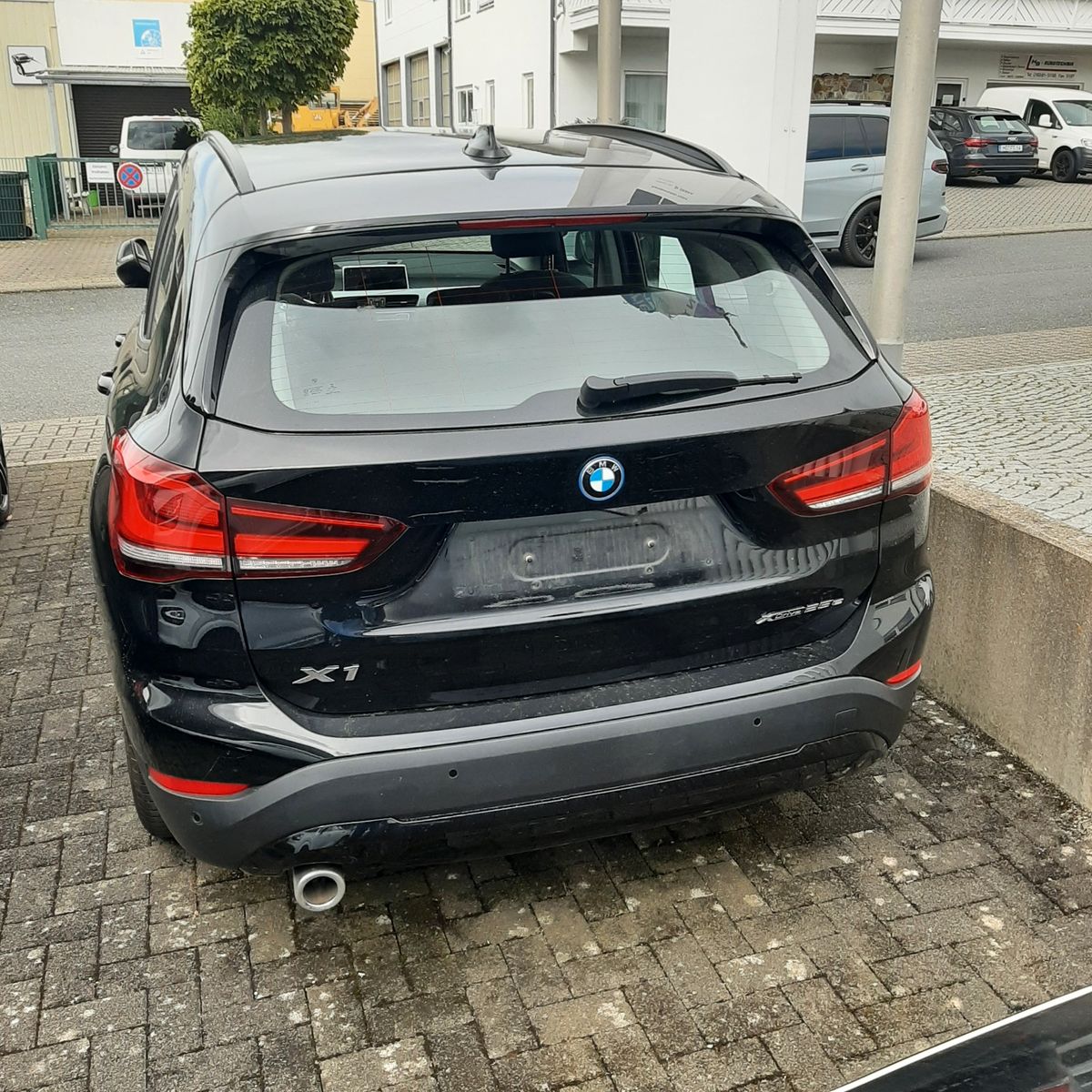 BMW X1 xDrive 25e - Samsaru's Car Outlet