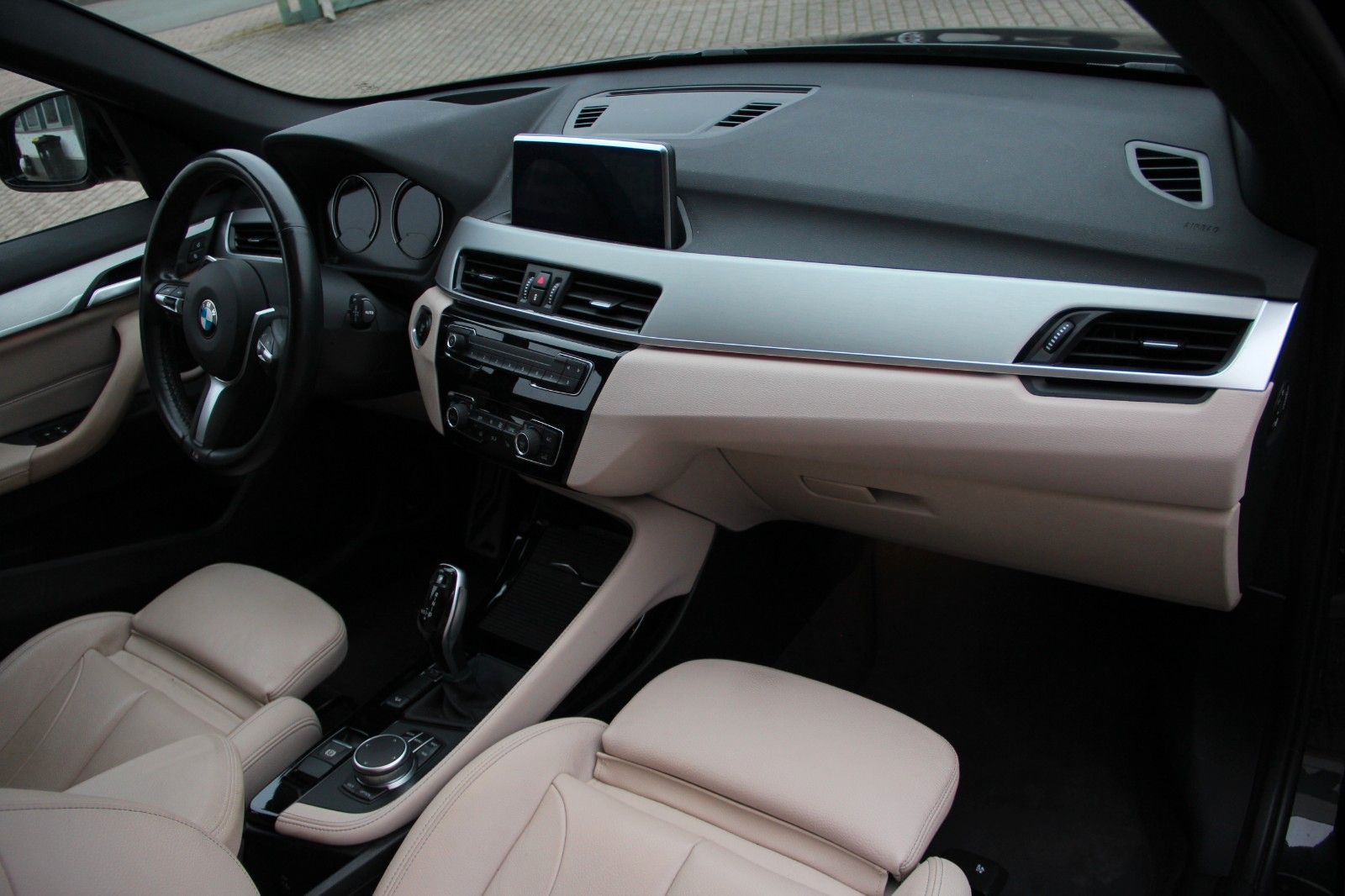 BMW X1 xDrive 20 d M Sport Shadow - Samsaru's Car Outlet