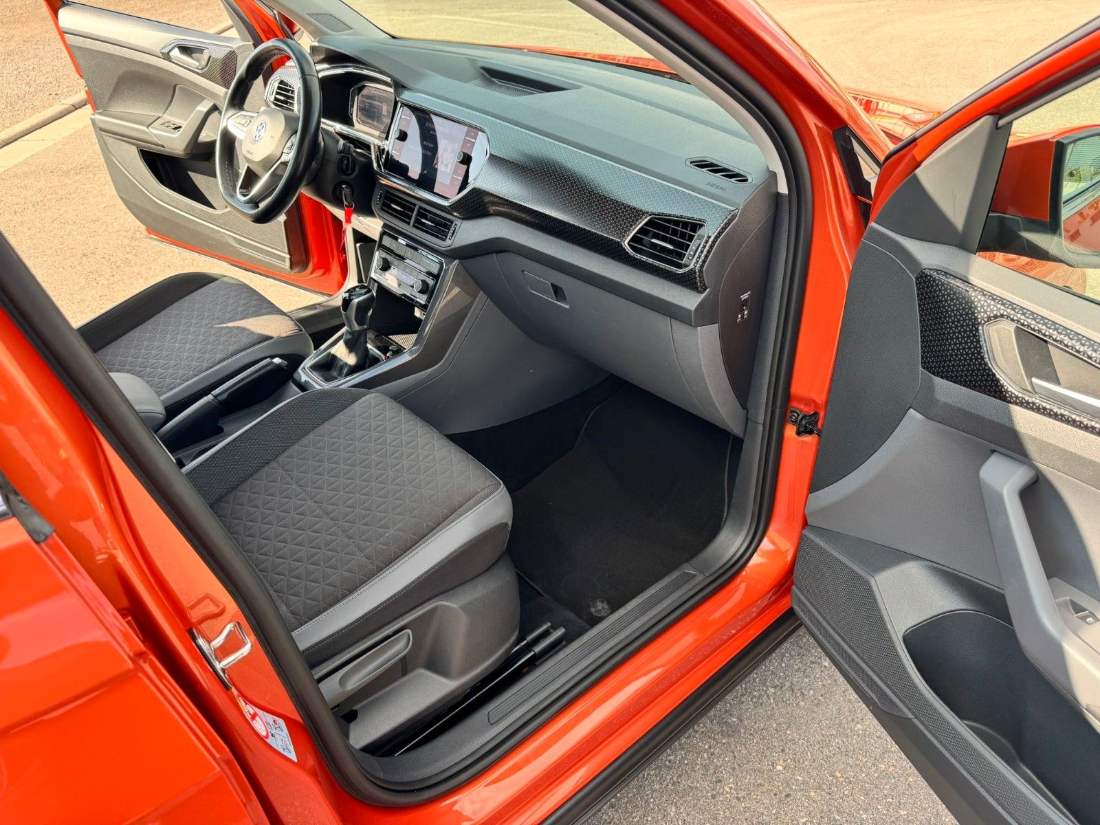 Volkswagen T-Cross 1.0 TSI Style DSG - Samsaru's Car Outlet