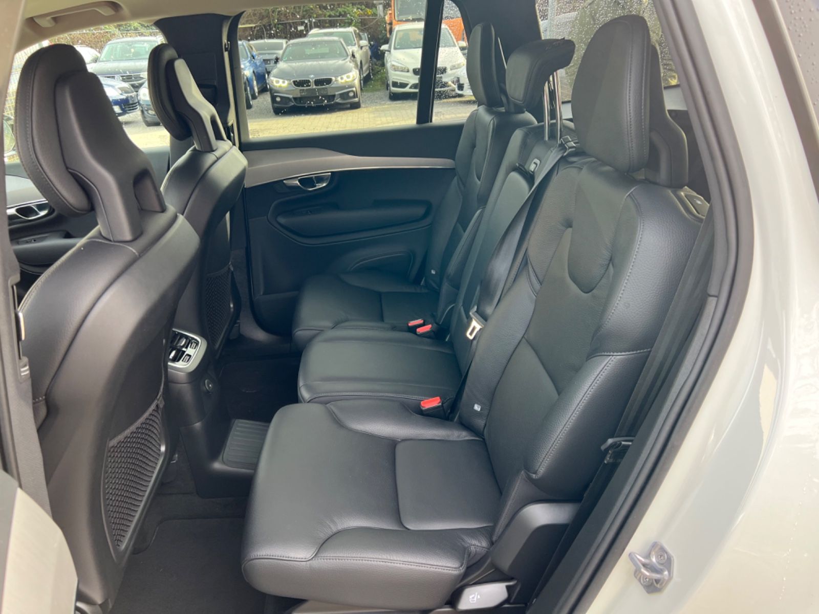 Volvo XC90 T8 R Design AWD - Samsaru's Car Outlet