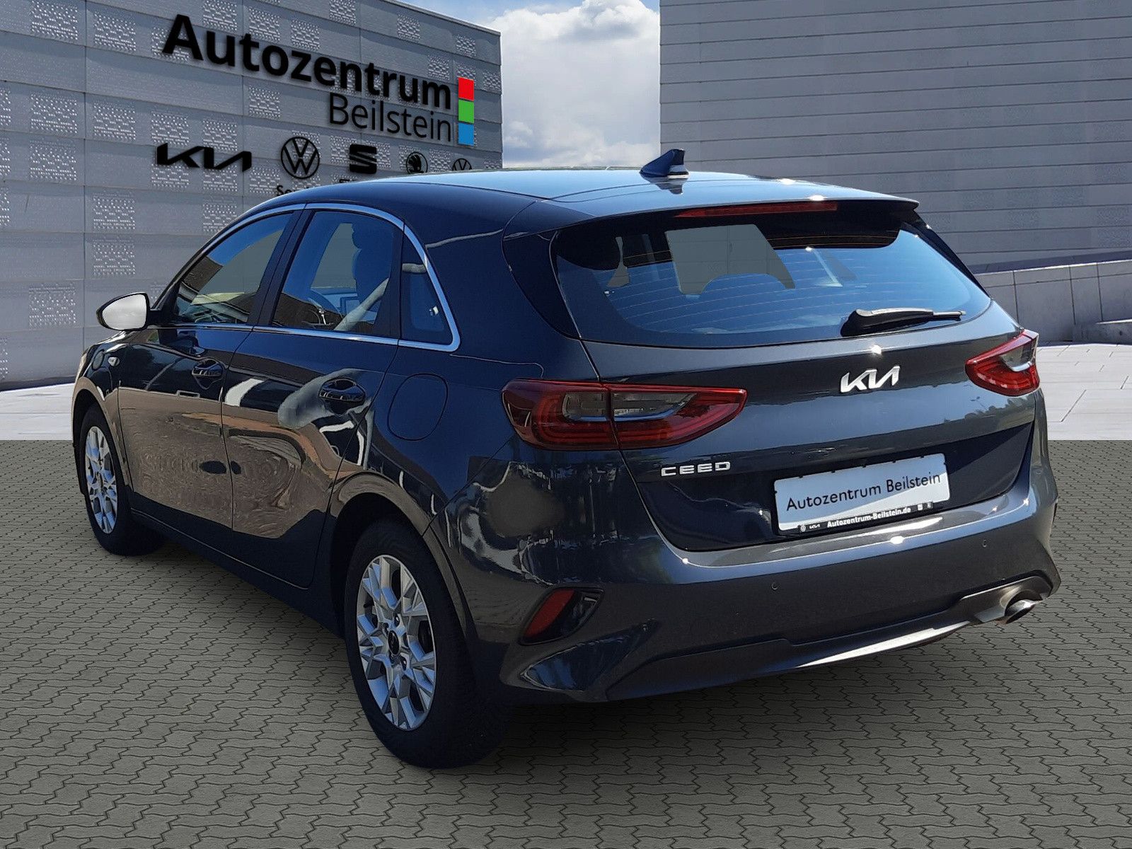 Kia Ceed 1.5 T-GDI Vision - Samsaru's Car Outlet