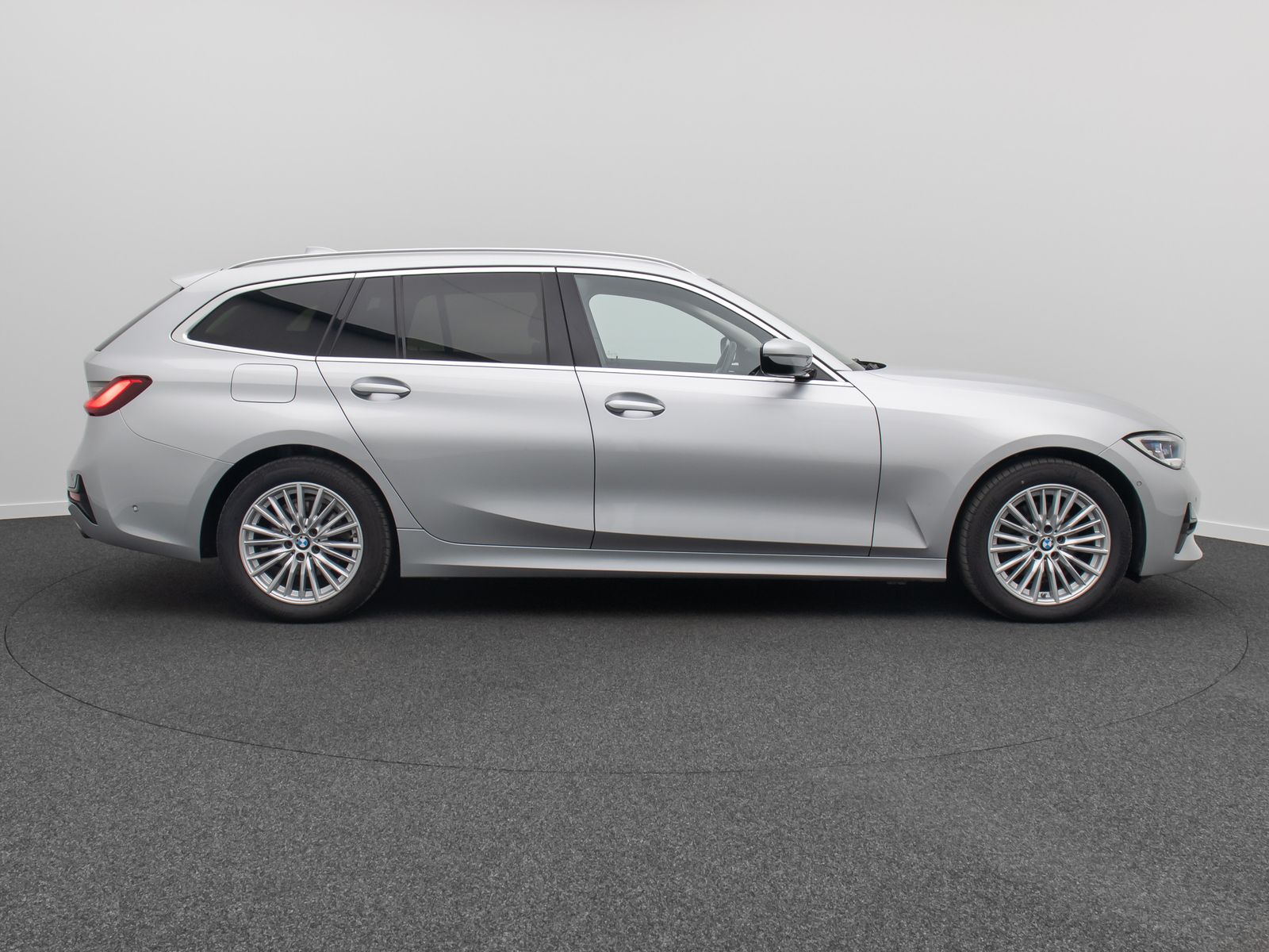 BMW 320d SportLine - Samsaru's Car Outlet