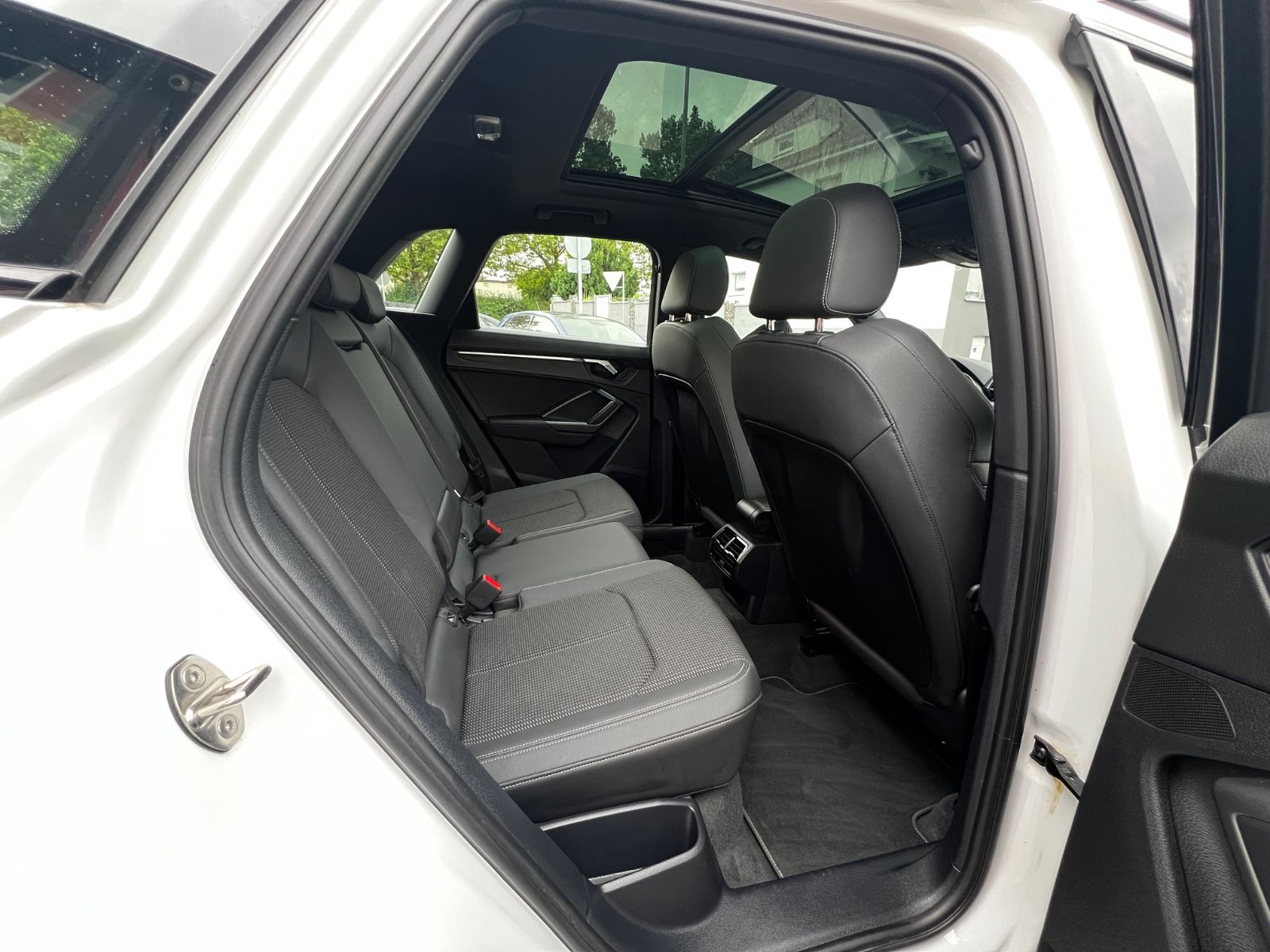 Audi Q3 45 TFSI quattro S line - Samsaru's Car Outlet