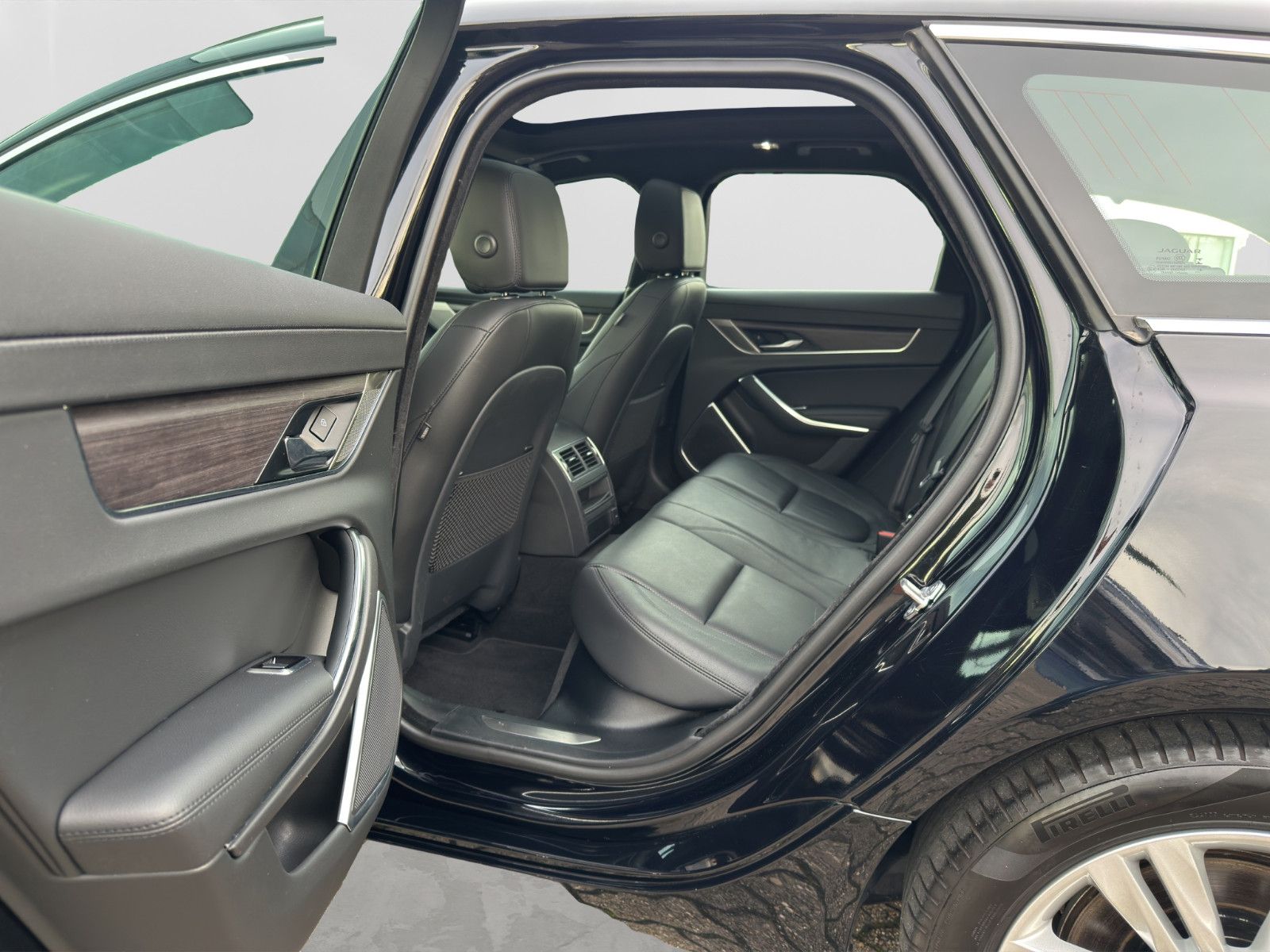 Jaguar XF D200 Sportbrake S  AWD|Panorama|Keyless|ACC