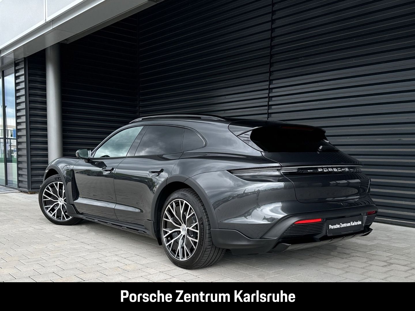 Porsche Taycan 4 Cross Turismo Offroad HA-Lenkung InnoDr