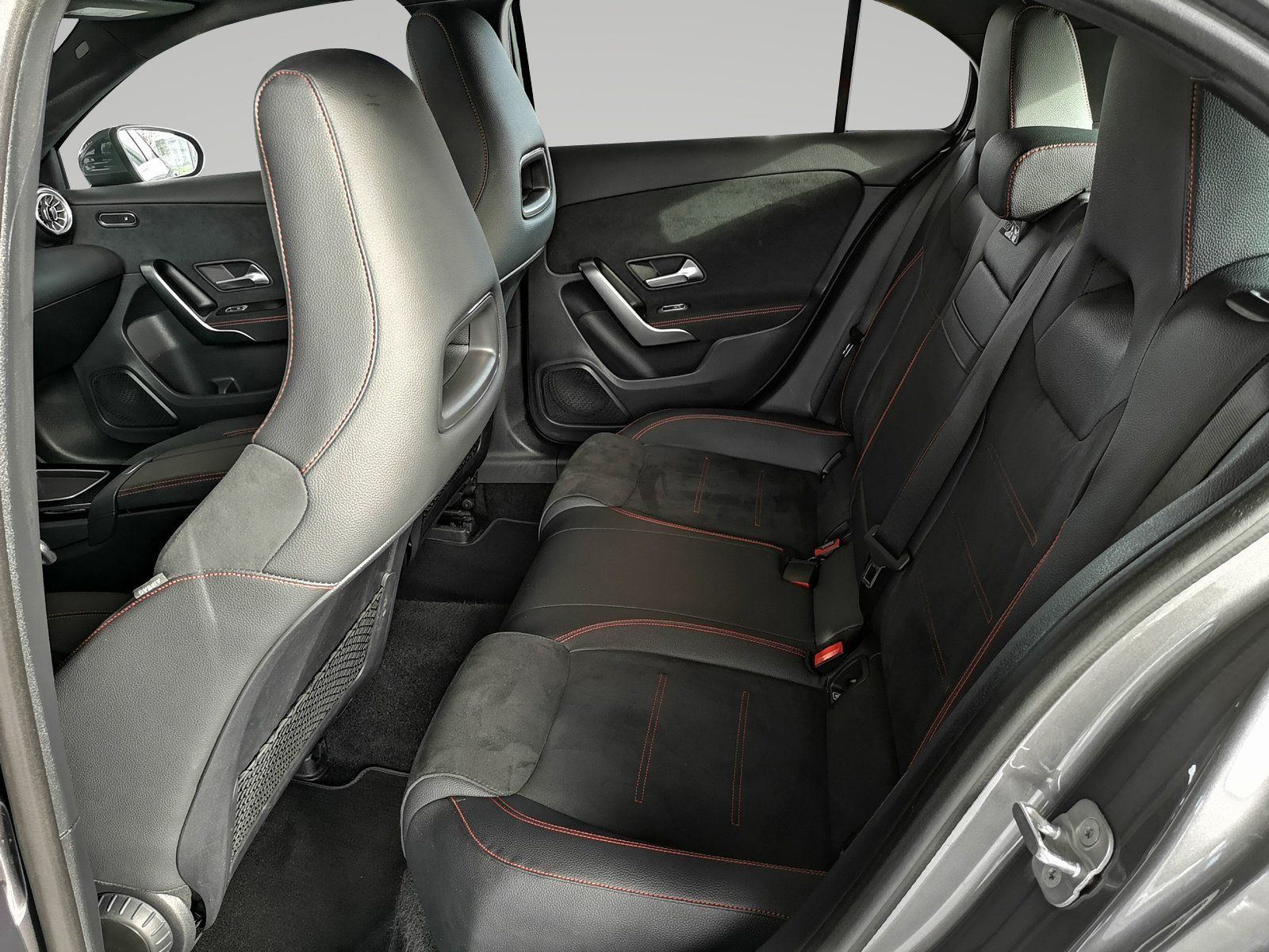 Mercedes-Benz A 200 AMG Line - Samsaru's Car Outlet
