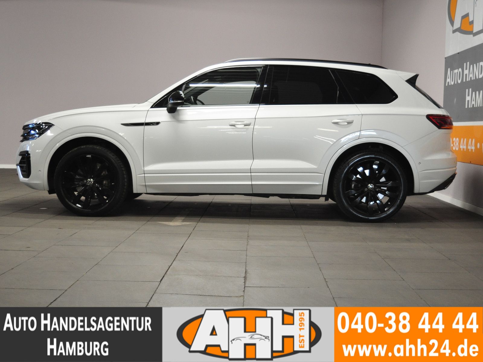 Volkswagen Touareg 3.0 TSI 4M R-LINE - Samsaru's Car Outlet