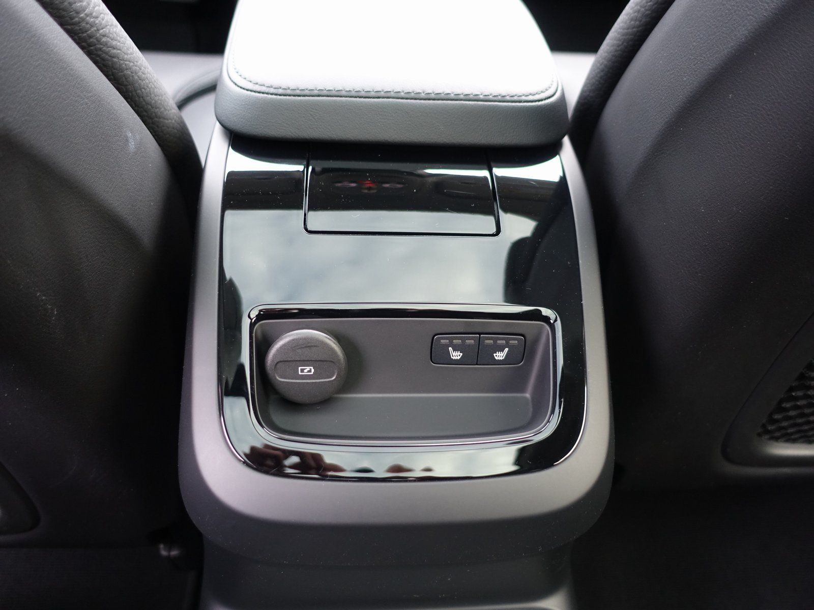 Volvo V60 Plus T6 AWD Plug-in Hybrid/AHK/360°/BLIS/H&K