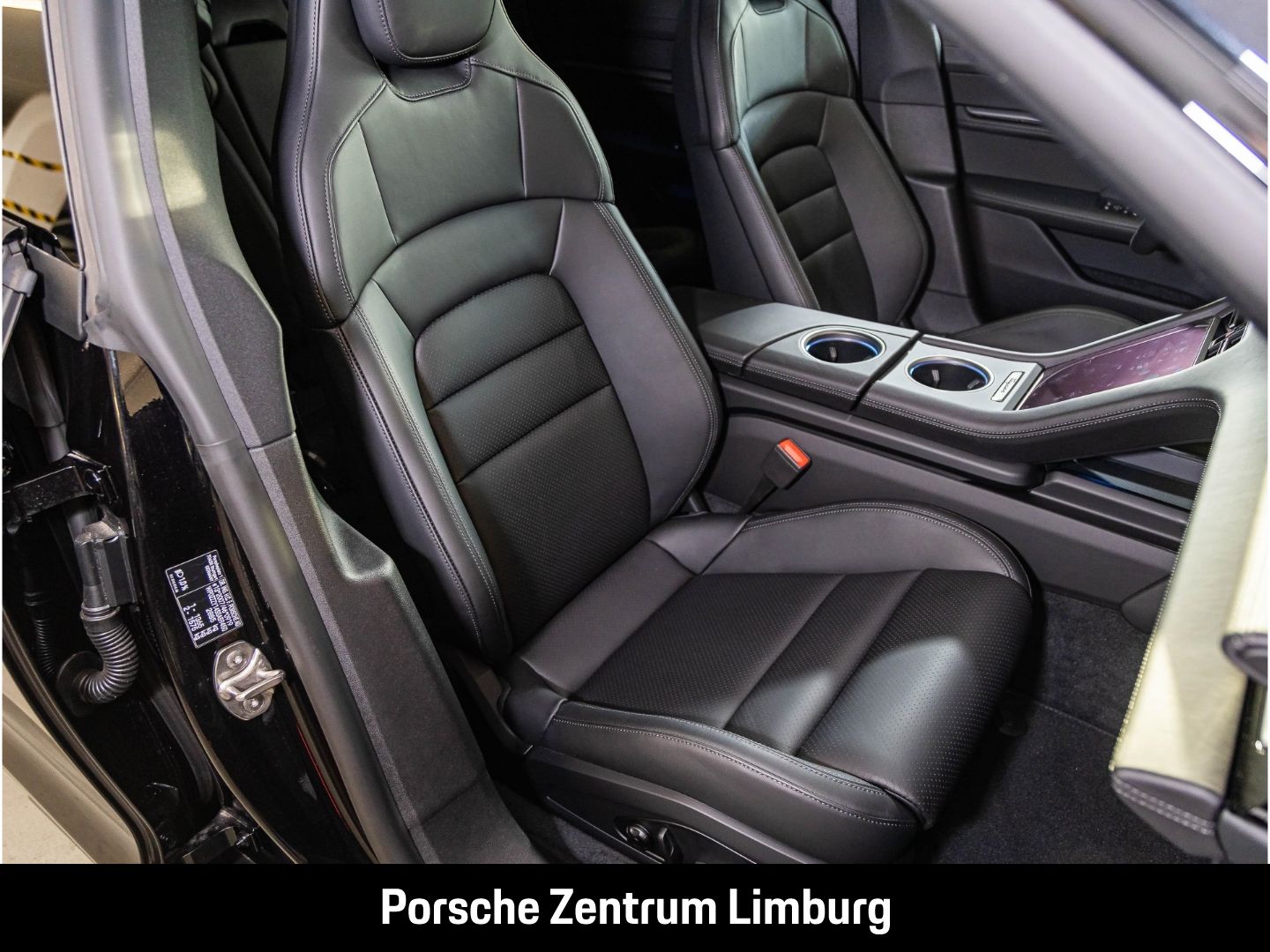 Porsche Taycan 4 Cross Turismo BOSE Hinterachslenkung