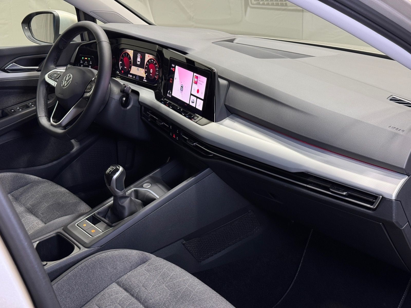 Volkswagen Golf Variant MOVE 1.5 TSI - Samsaru's Car Outlet