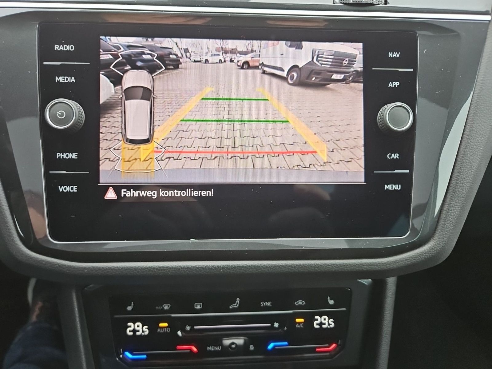 Volkswagen Tiguan 2.0 TDI Elegance 4Motion/NAVI/AHK/Matrix