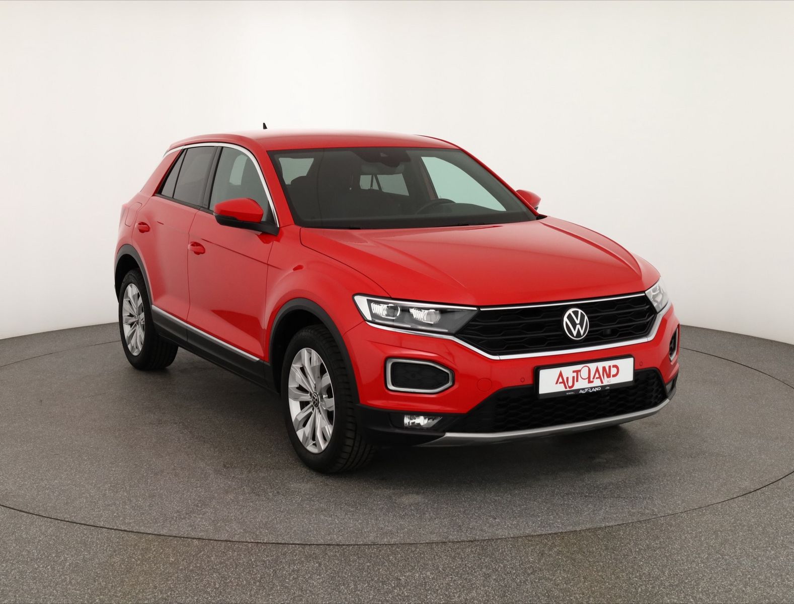 Volkswagen T-Roc 1.5 TSI DSG Sport - Samsaru's Car Outlet