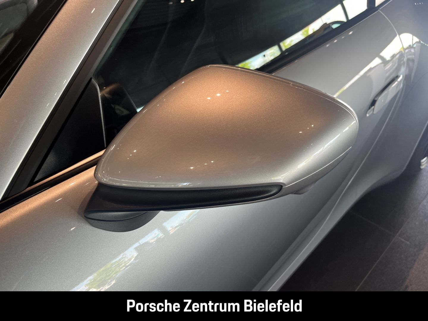 Porsche 992 911 Targa 4 GTS BOSE Sportabgasanlage LED