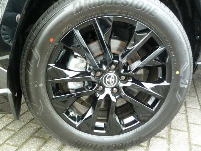 Toyota RAV 4 Hybrid Style - Samsaru's Car Outlet