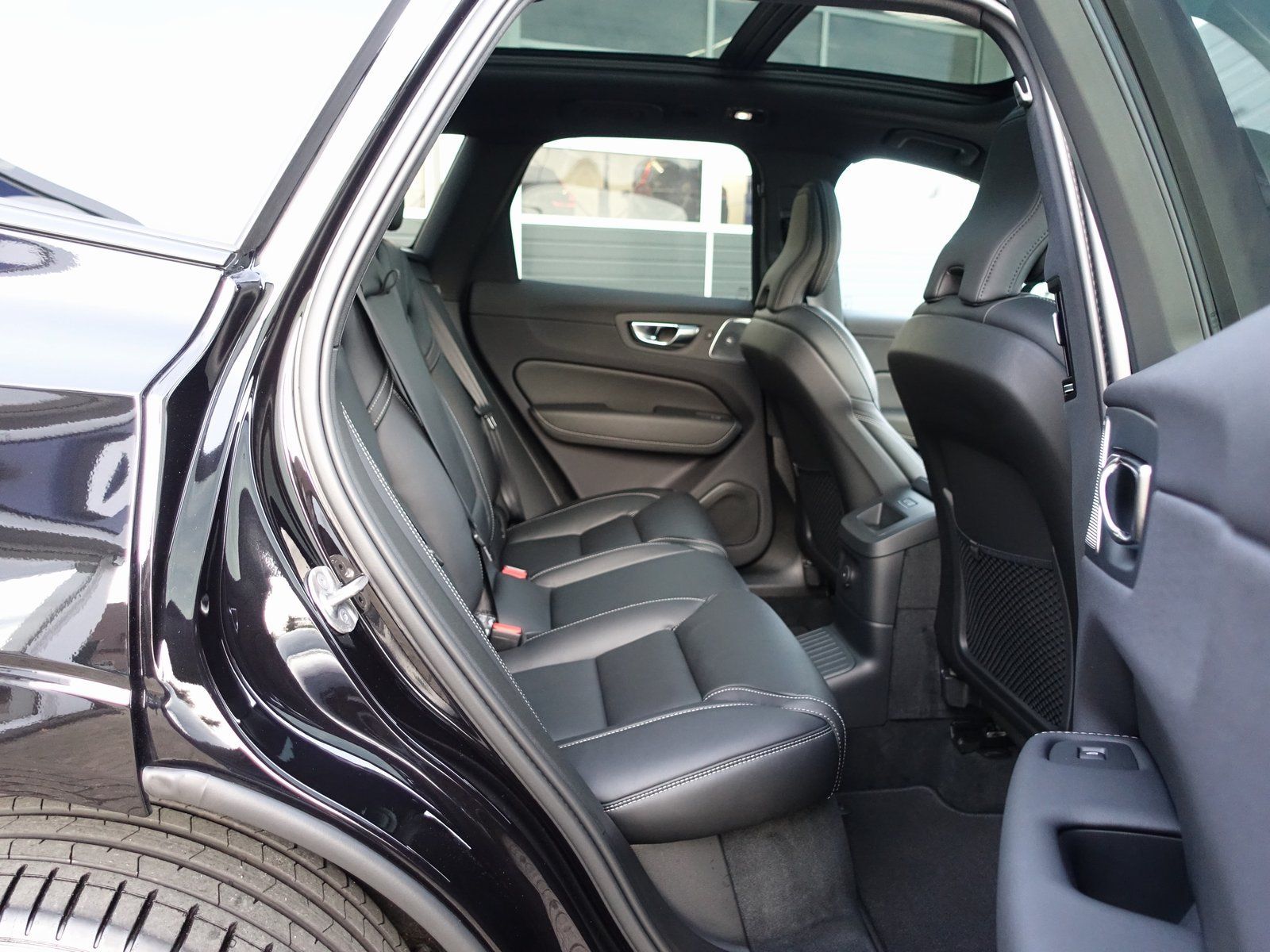 Volvo XC60 Black Edition Plus T6 AWD/360°/Pano/H&K/BLS