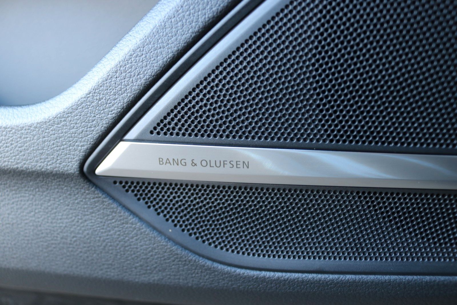 Audi A8 60 TFSI e quattro - Samsaru's Car Outlet