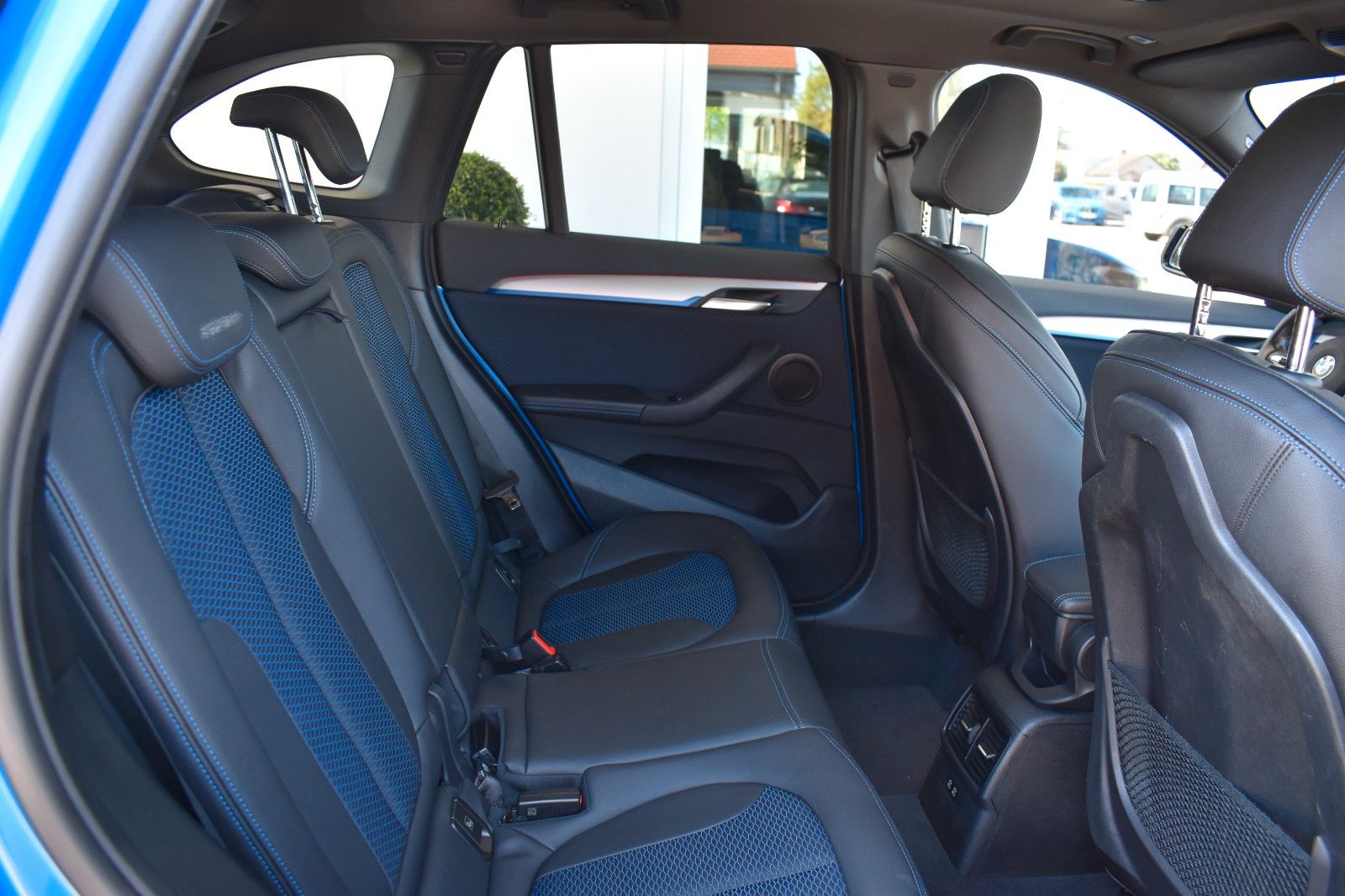 BMW X1 xDrive20i Aut. M Sport - Samsaru's Car Outlet