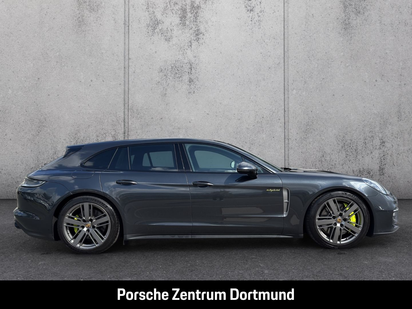 Porsche Panamera 4 E-Hybrid Sport Turismo Platinum Editi