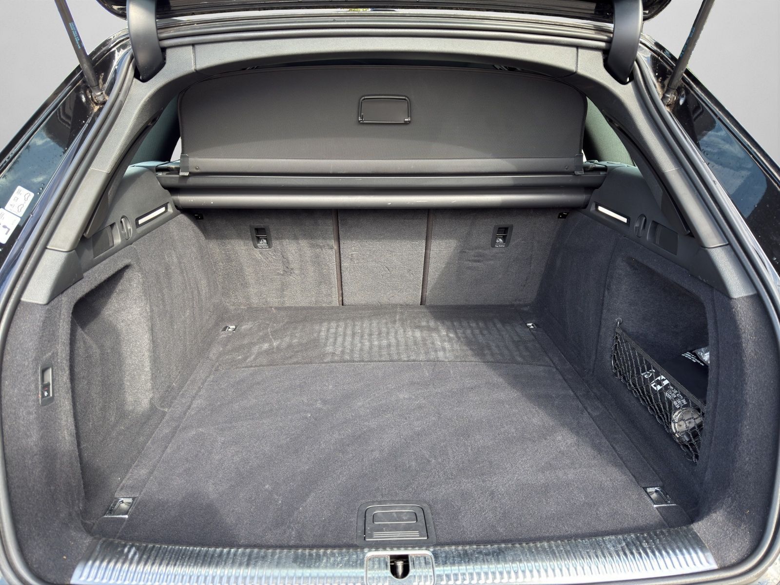 Audi A4 Avant 40 TDI advanced S tronic - Samsaru's Car Outlet