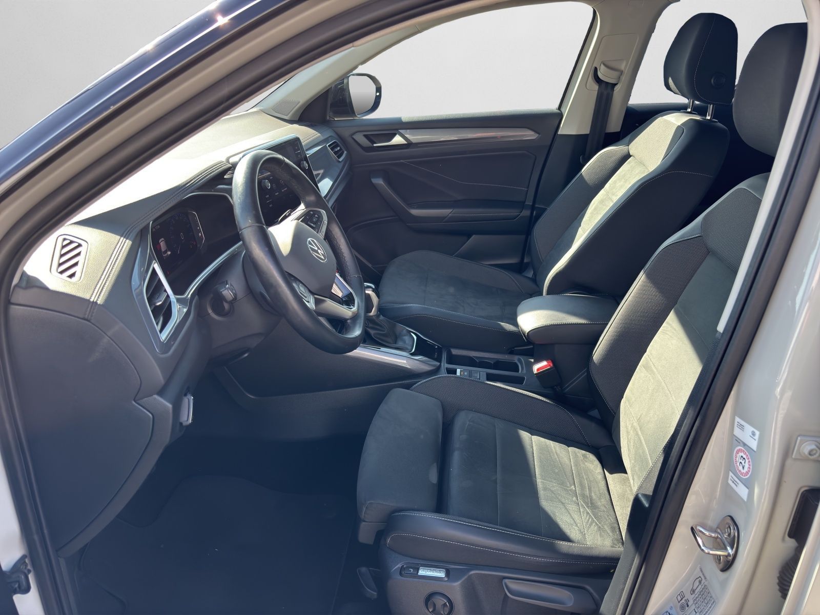 Volkswagen T-Roc Style 1.5 TSI DSG - Samsaru's Car Outlet