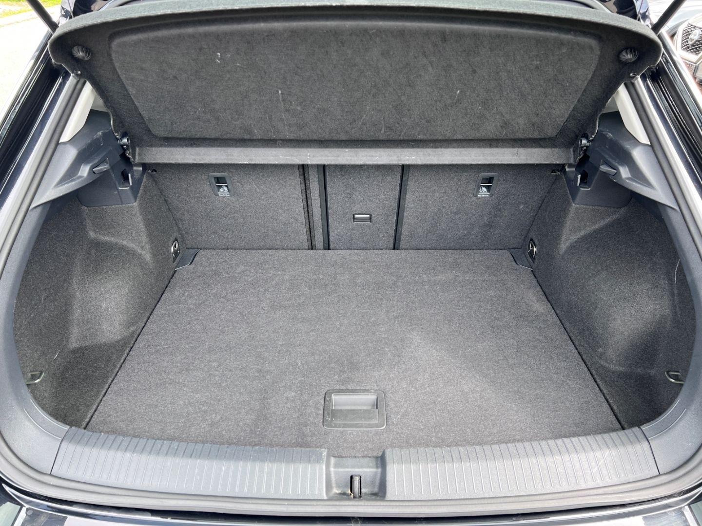 Volkswagen T-Roc 1.0 TSI Style - Samsaru's Car Outlet