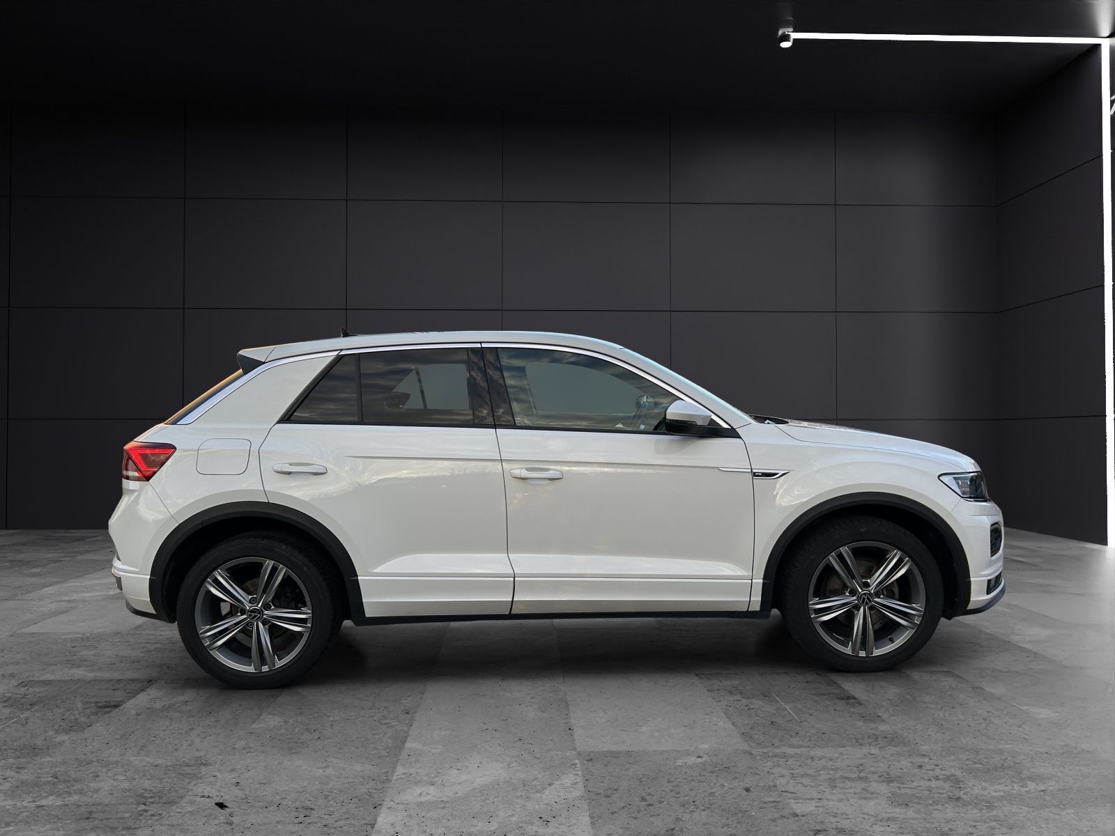 Volkswagen T-Roc TSI Sport R-Line - Samsaru's Car Outlet