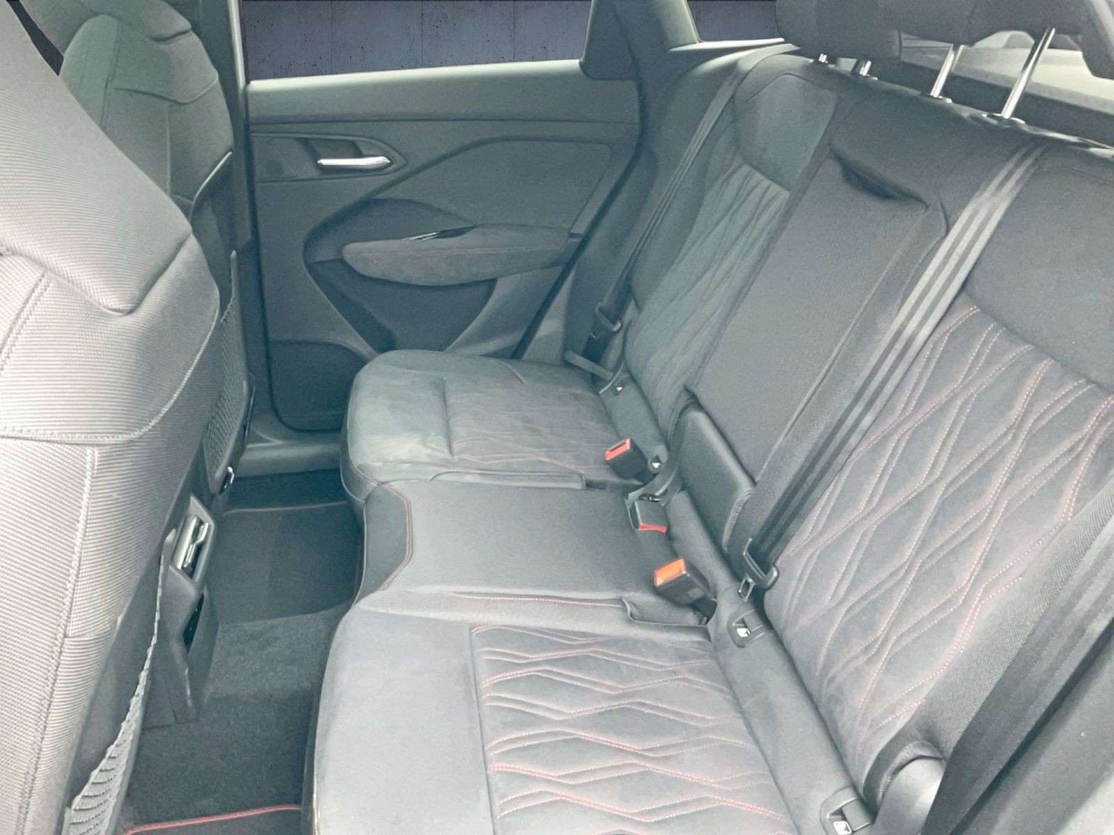 Audi Q3 SUV e-hybrid S tr. S line AHK PANO LED ACC Ca