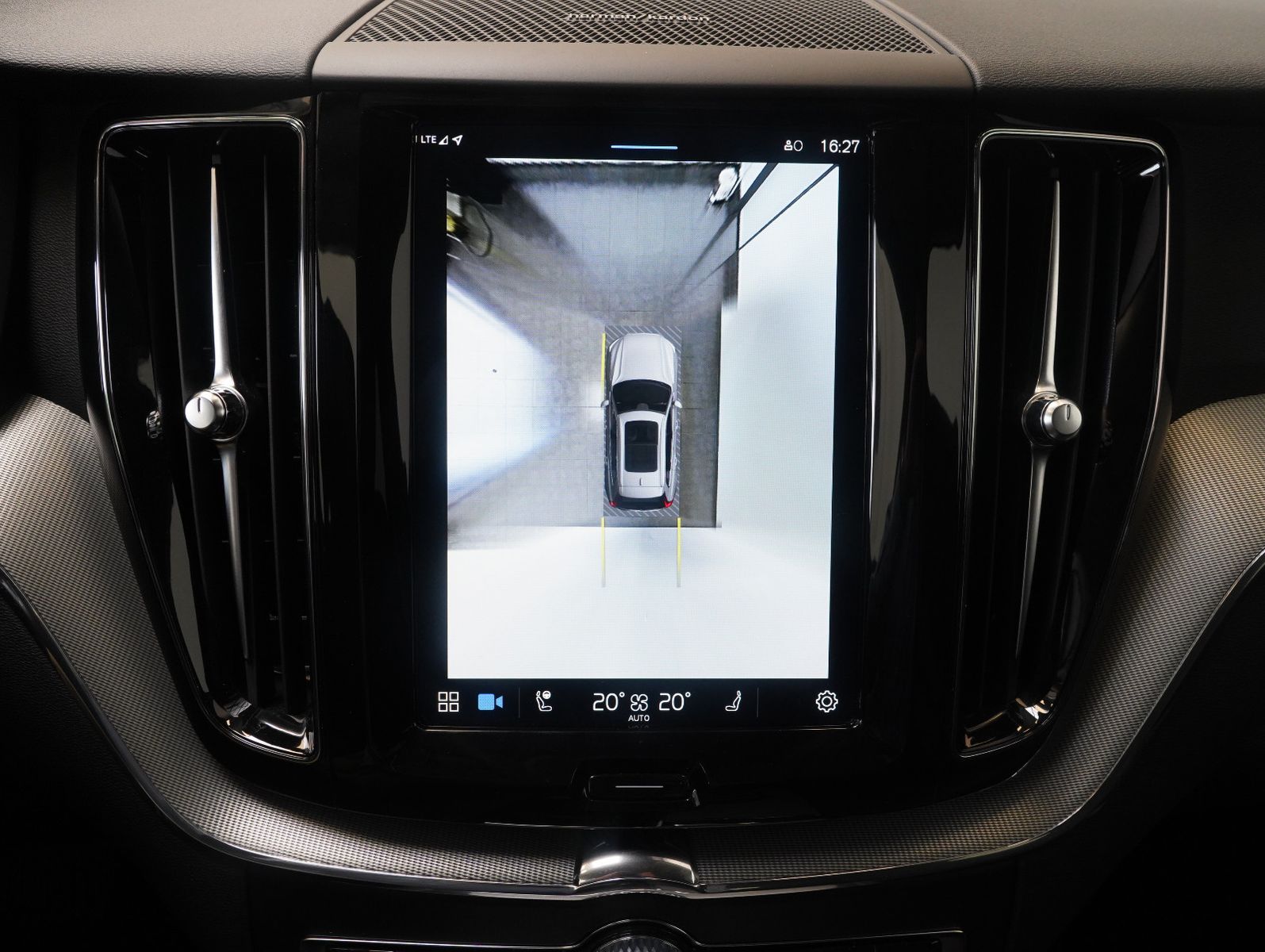 Volvo XC60 B4 B Plus Dark LED/NAVI/ACC/BLIS