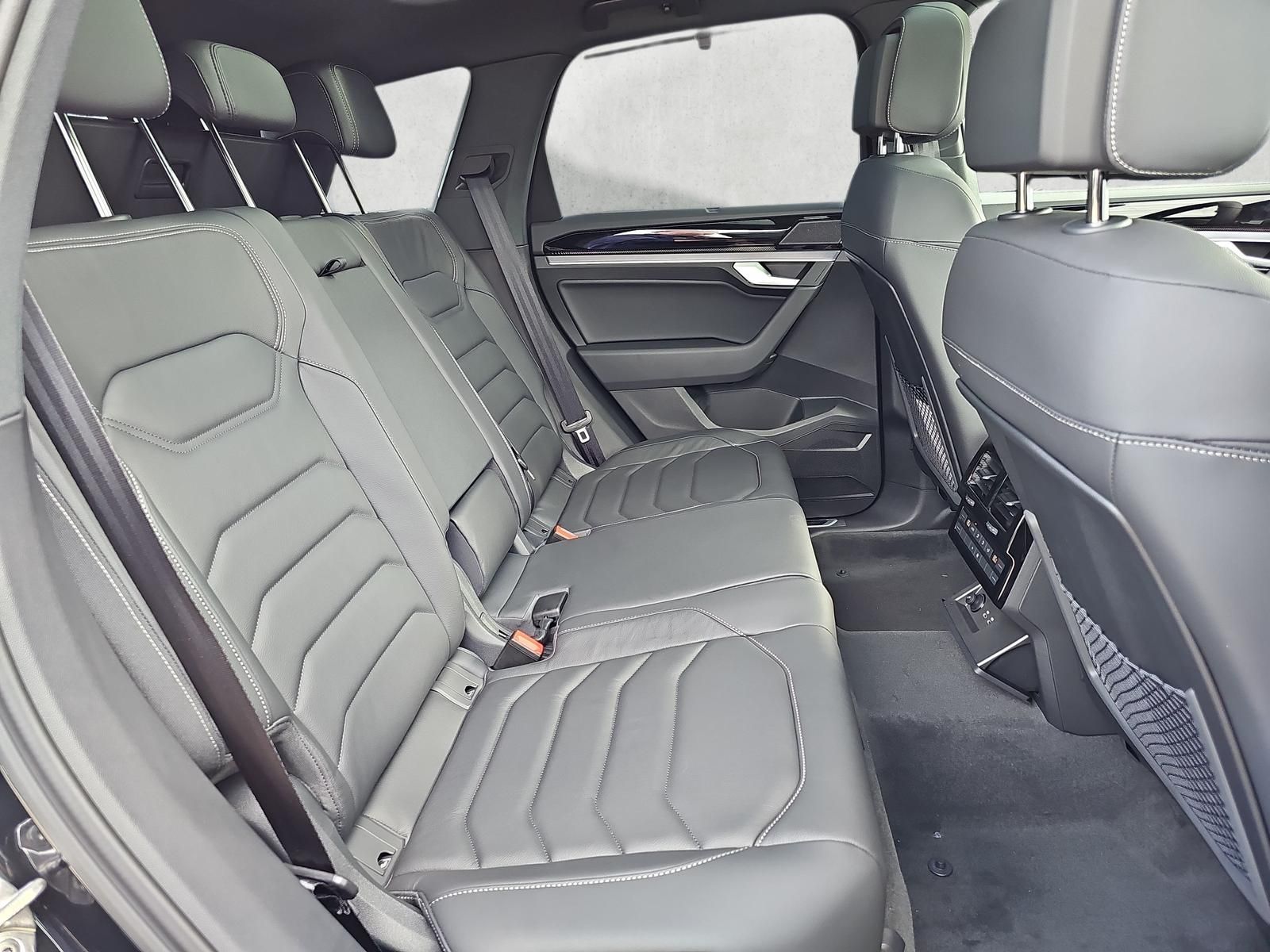 Volkswagen Touareg R-Line 3.0 V6 TDI 4Motion / Pano / 360Gr