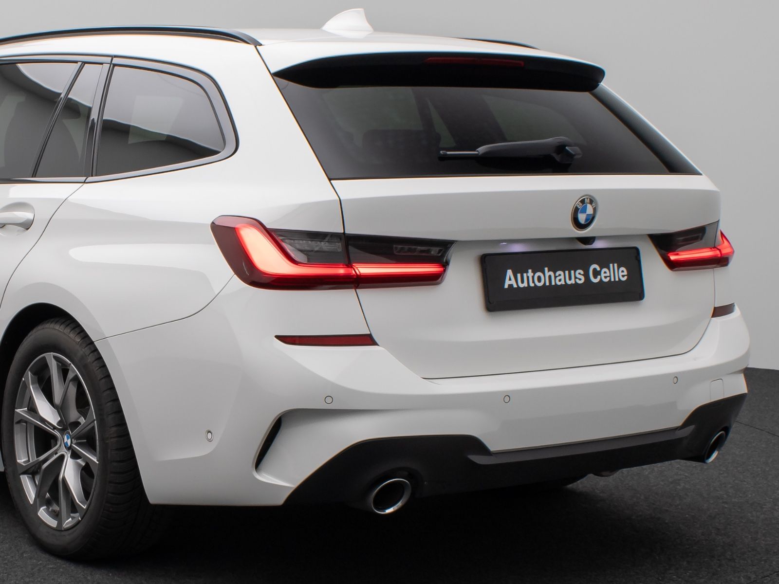 BMW 320d M Sport - Samsaru's Car Outlet