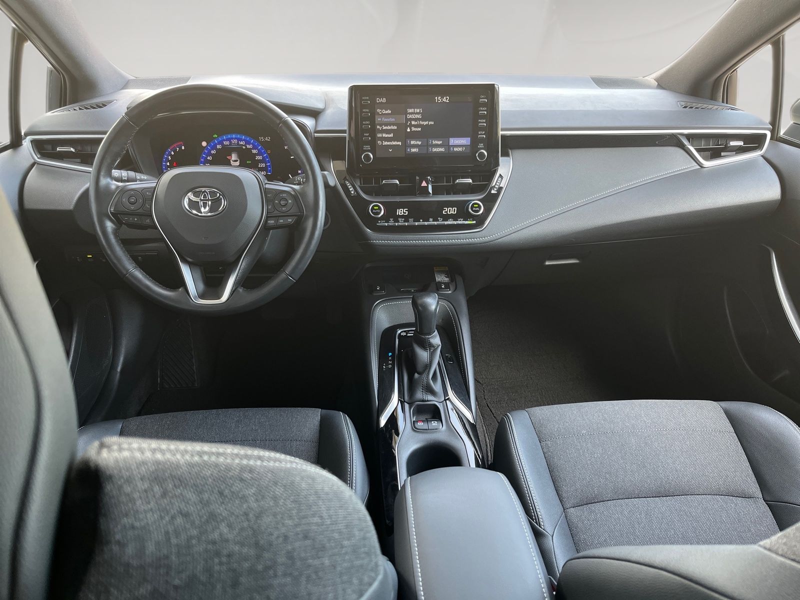 Toyota Corolla 2.0 Hybrid - Samsaru's Car Outlet