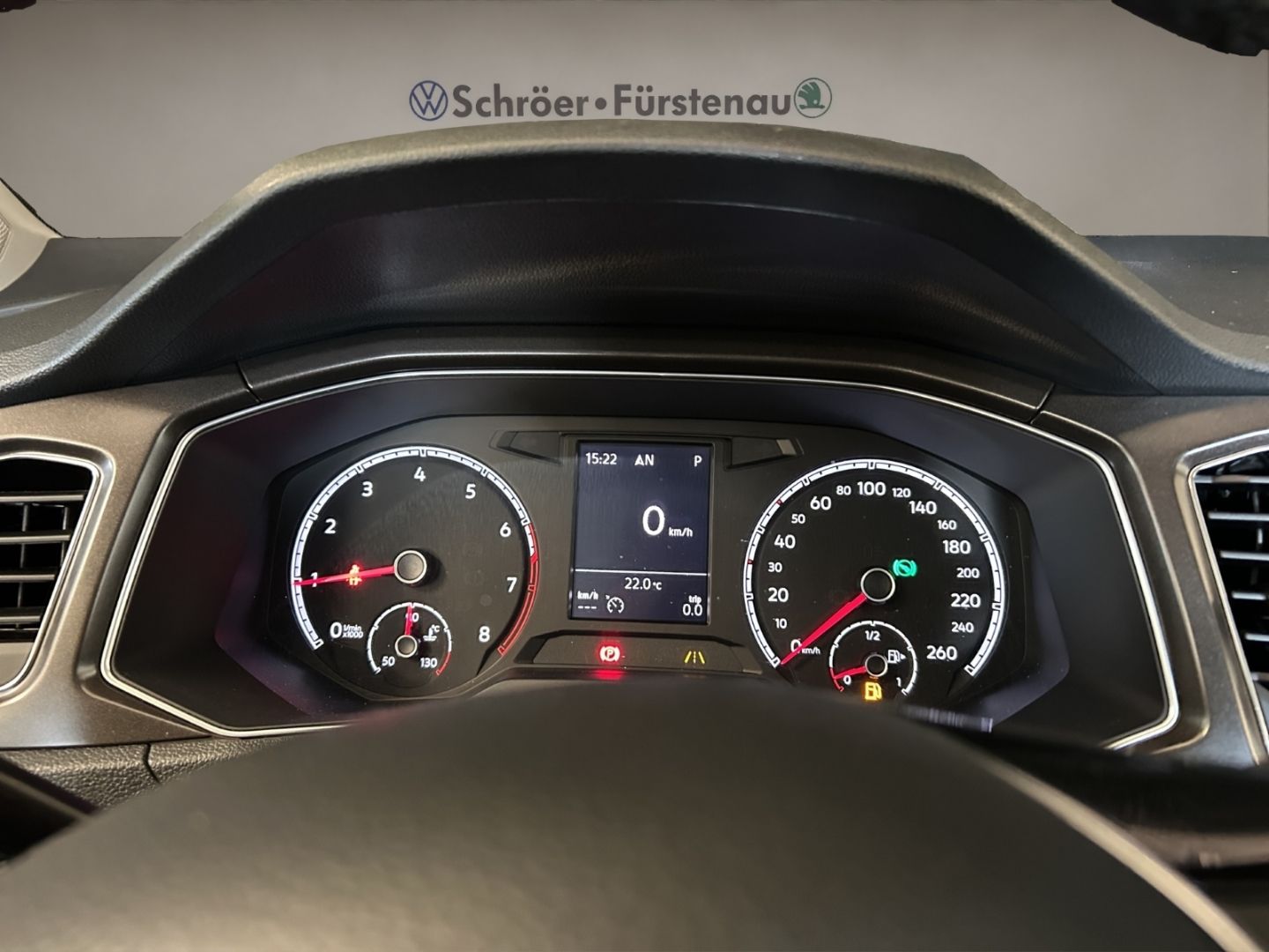 Volkswagen T-Roc Style 1.5 TSI DSG - Samsaru's Car Outlet