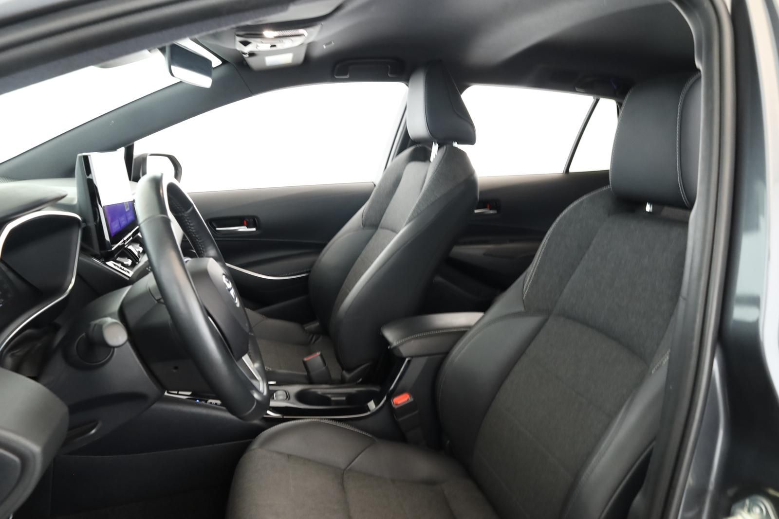 Toyota Corolla Touring Sports 1.8 CVT Team D Navi Kam