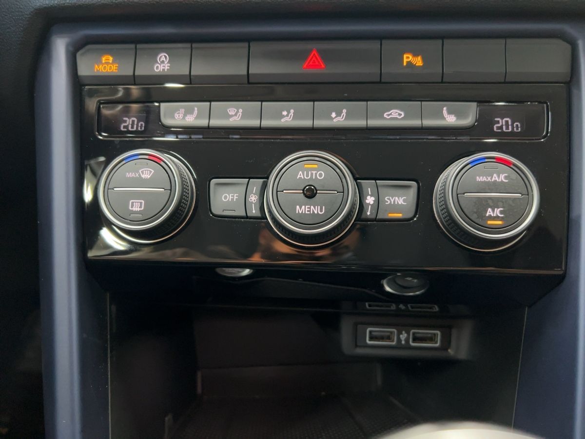 Volkswagen T-Roc 1.0 TSI UNITED - Samsaru's Car Outlet