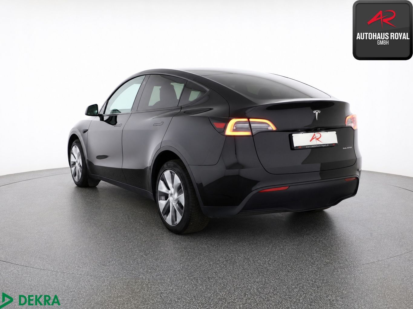 Tesla Model Y Long Range Dual AWD PANO,360°,PARKLENK