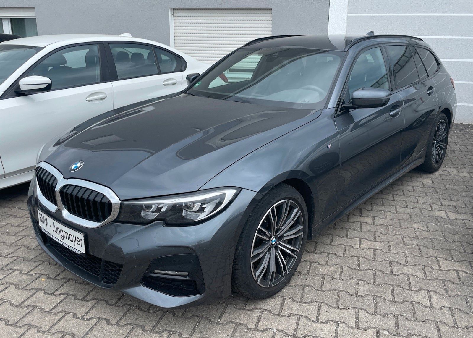 BMW 330 d xDrive M Sport - Samsaru's Car Outlet