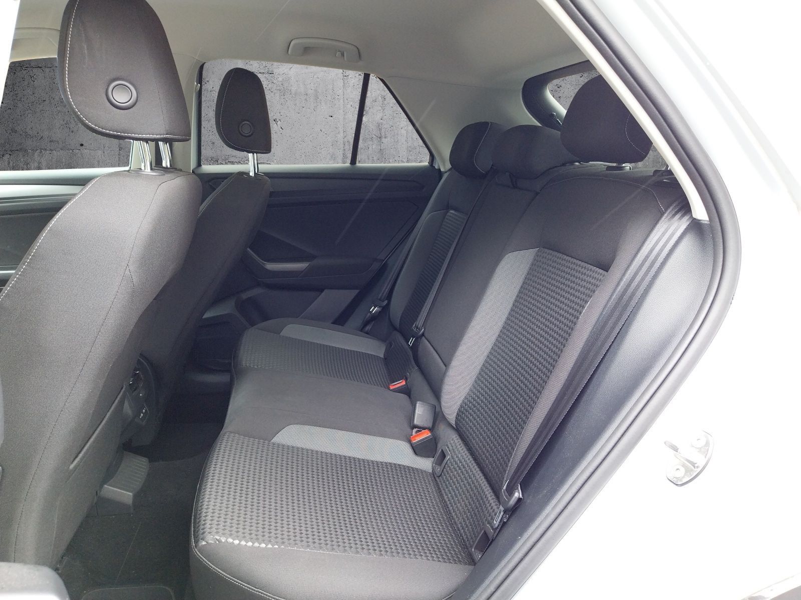Volkswagen T-Roc 1.5 TSI - Samsaru's Car Outlet
