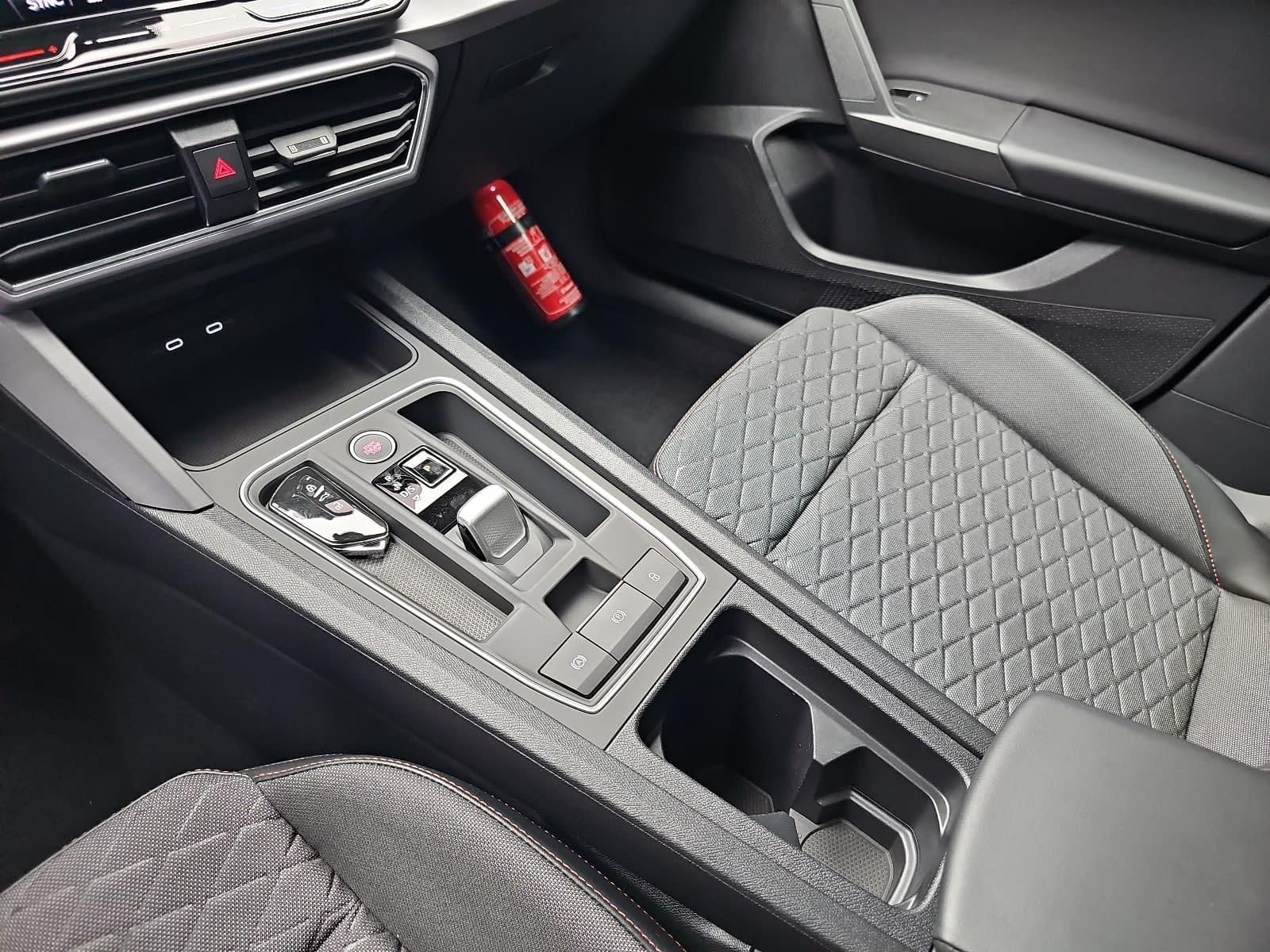 Seat 1.5 ETSI DSG FR NAVI LED PANO LM17