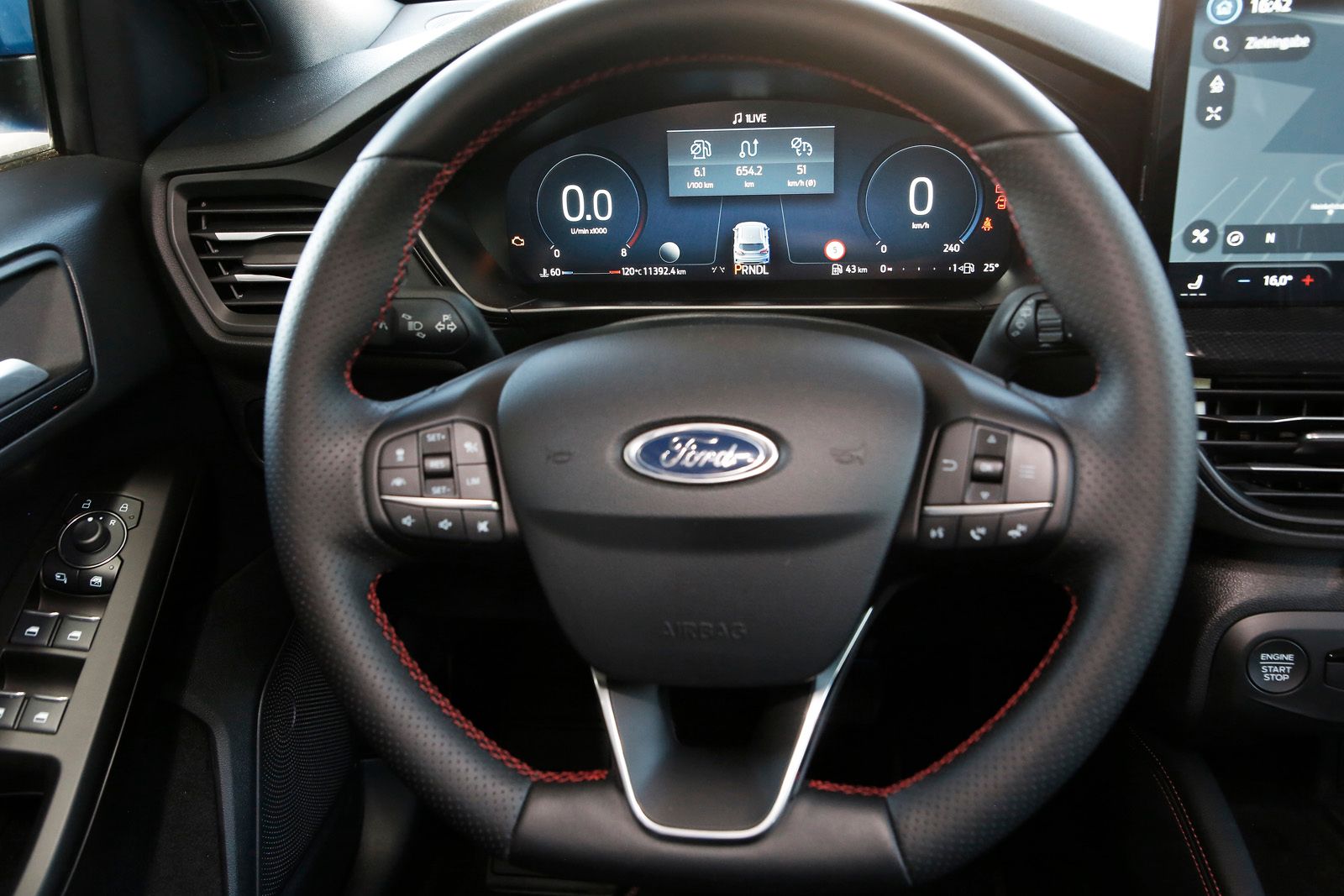 Ford Focus ST-Line X 1.0l EcoB.MHEV+Panorama SSD+Assi