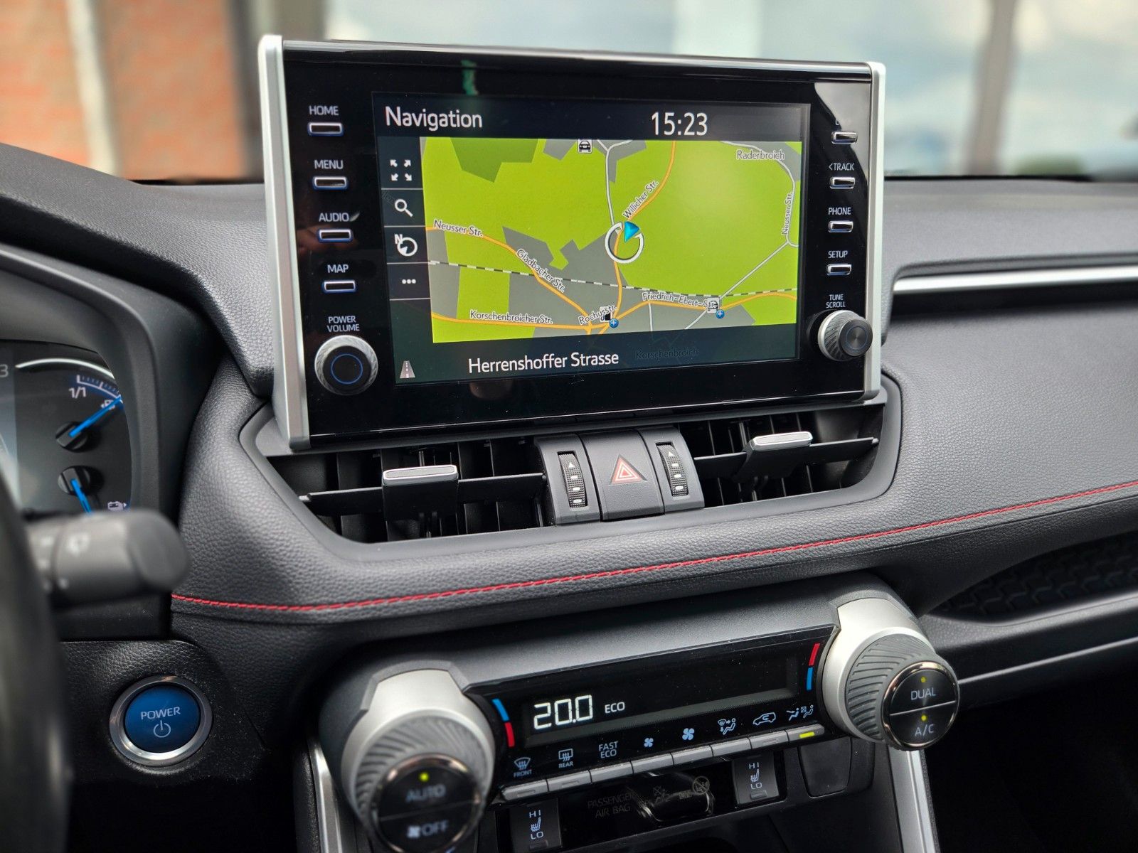 Toyota RAV 4 Hybrid Plug-in - Samsaru's Car Outlet