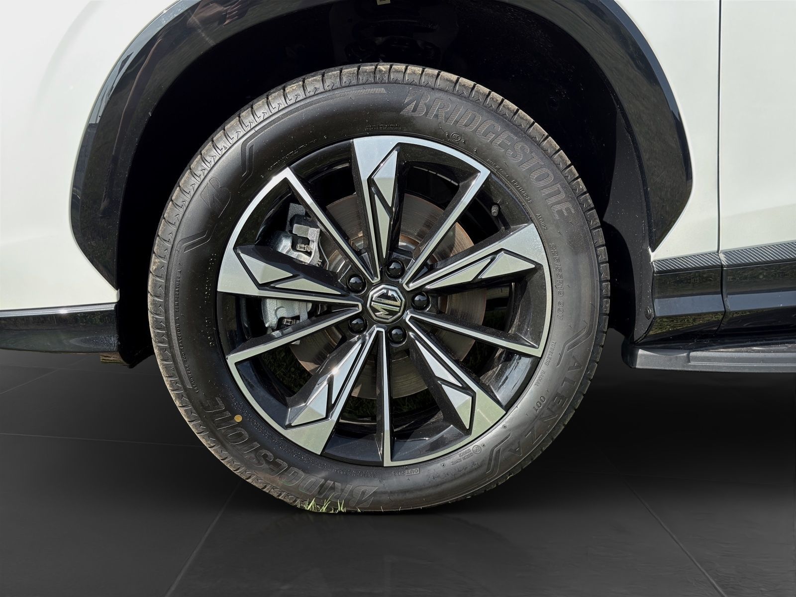 MG HS PHEV 1.5 Luxury Allwetter Reifen *Finanzierun